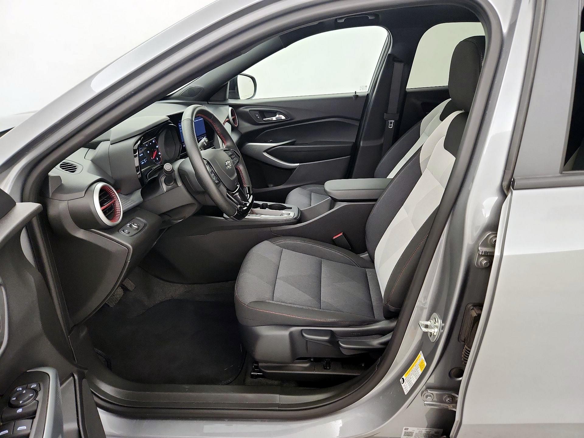 Thumbnail: 2025 Chevrolet Trax - 11