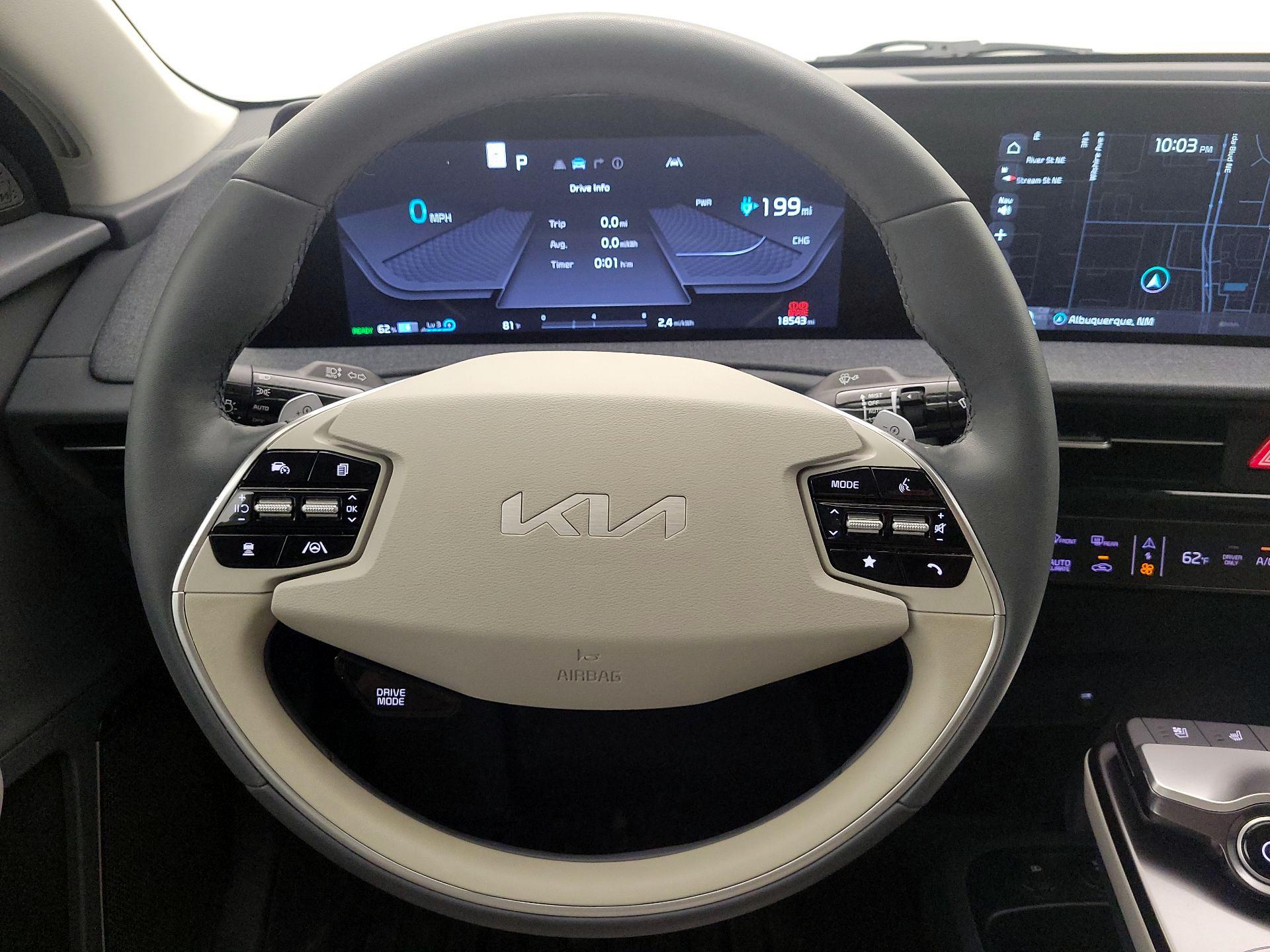 Thumbnail: 2022 Kia EV6 - 10