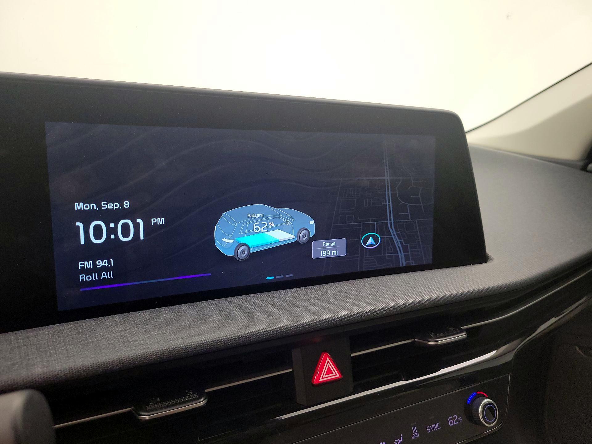 Thumbnail: 2022 Kia EV6 - 16