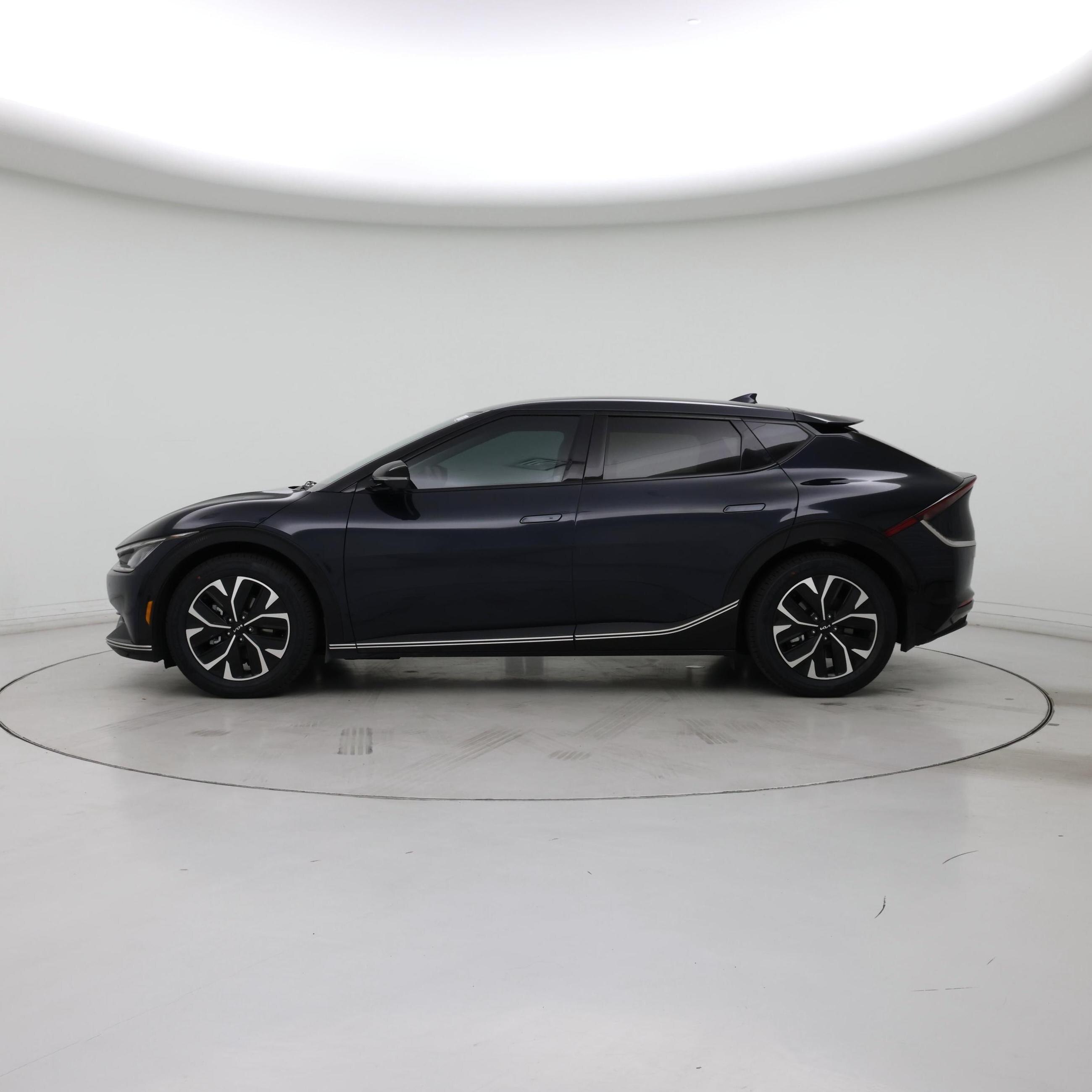 Thumbnail: 2022 Kia EV6 - 3