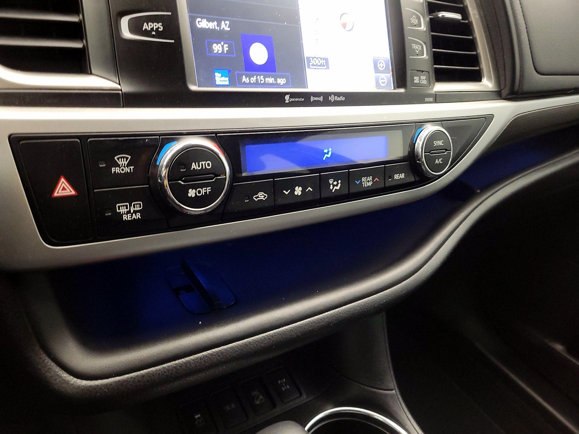 Thumbnail: 2019 Toyota Highlander - 16