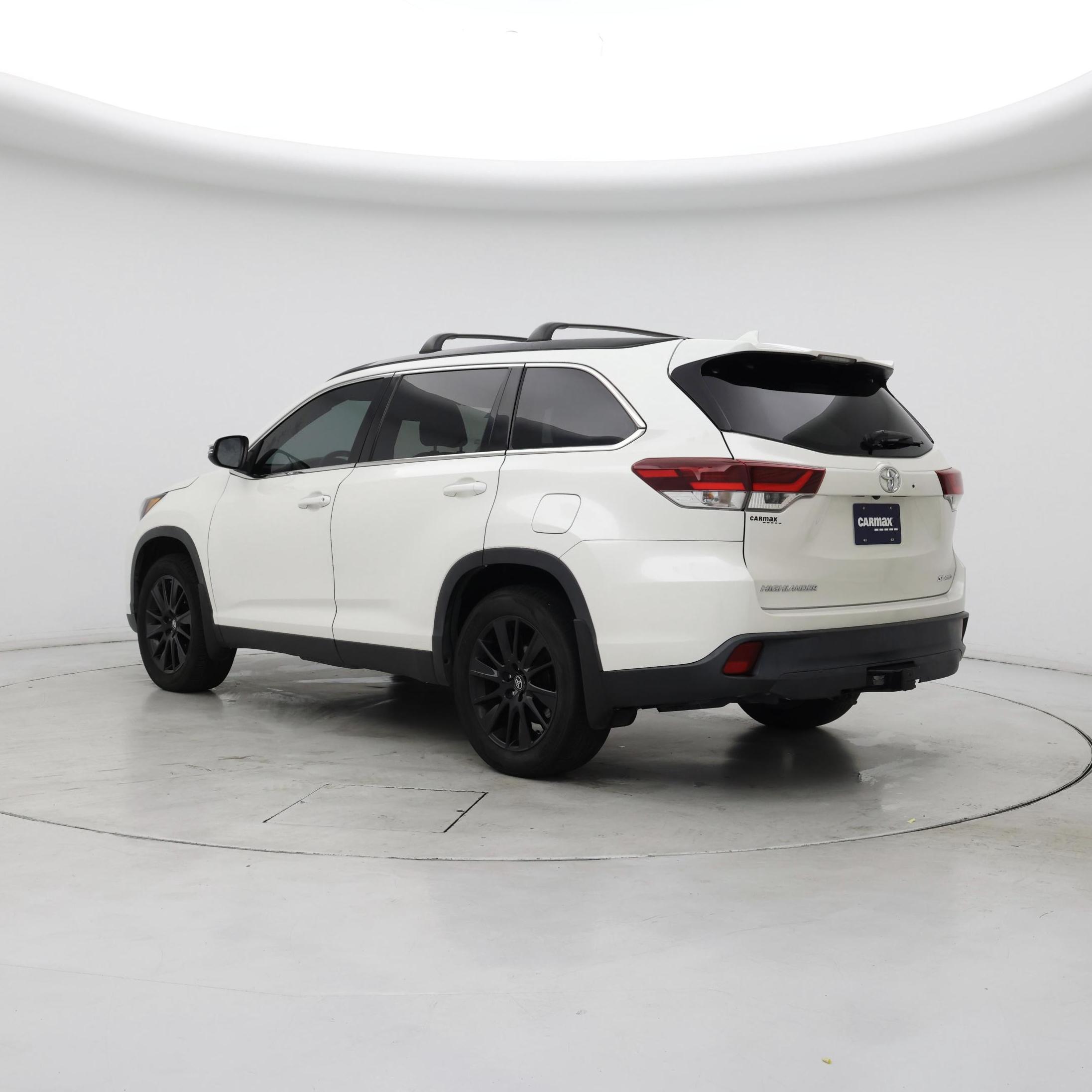Thumbnail: 2019 Toyota Highlander - 2