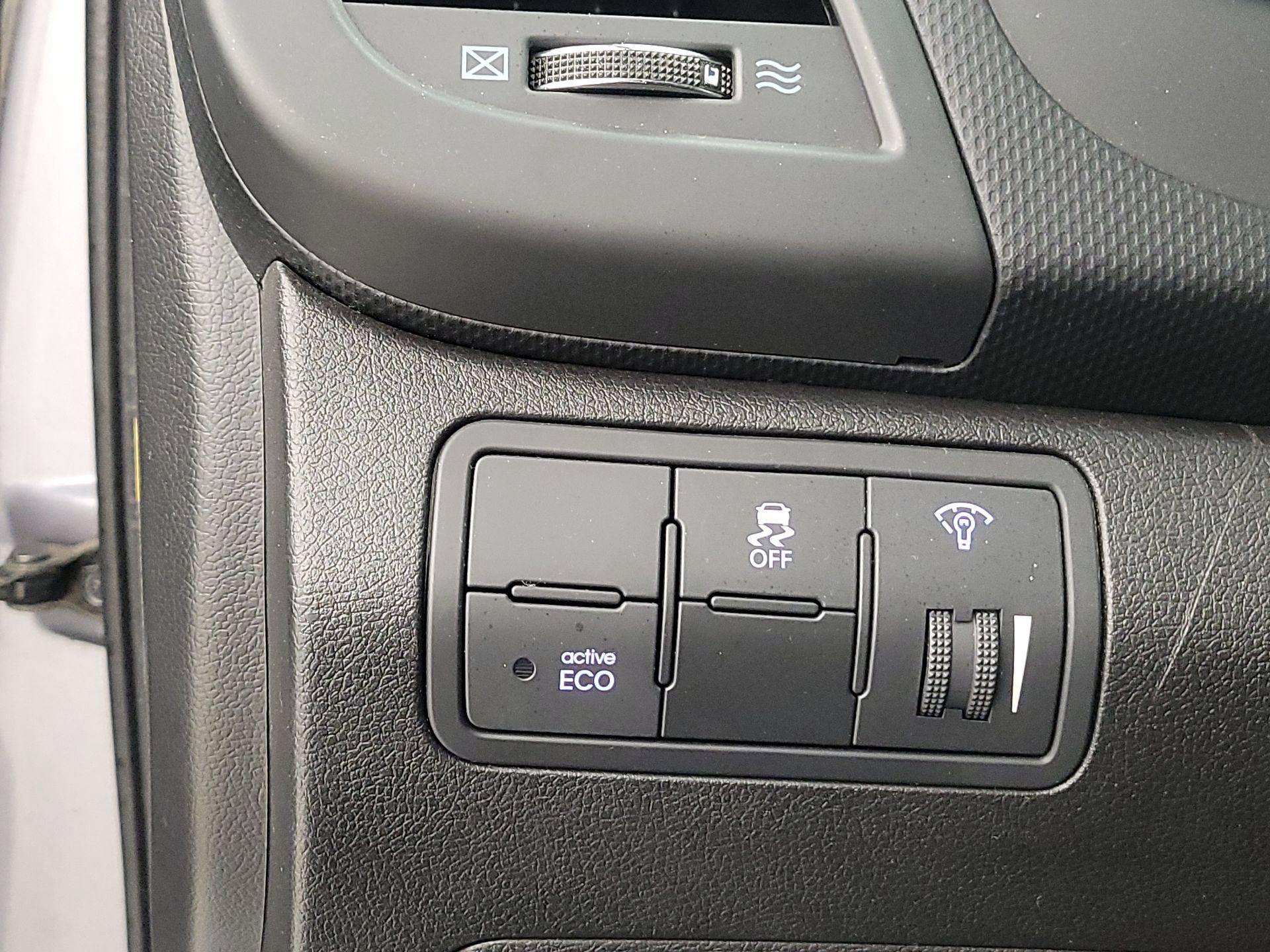 Thumbnail: 2014 Hyundai Accent - 13