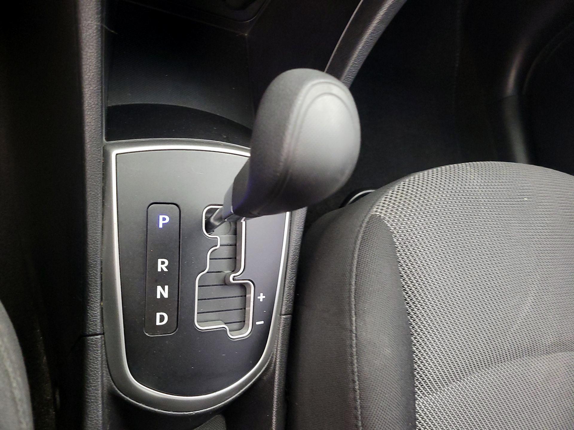 Thumbnail: 2014 Hyundai Accent - 16