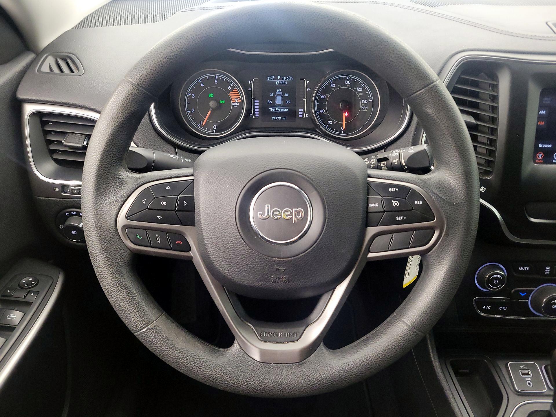 Thumbnail: 2019 Jeep Cherokee - 10