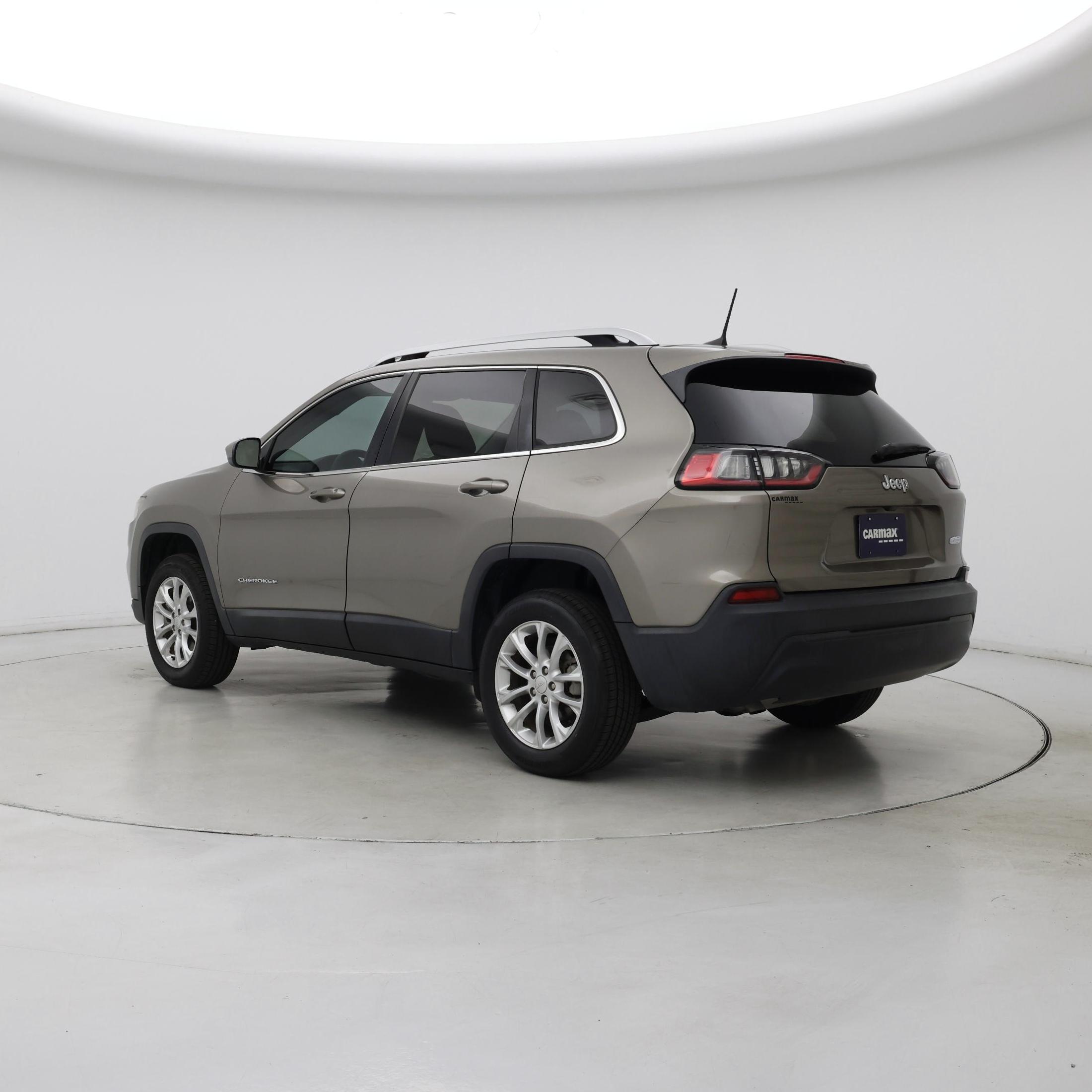 Thumbnail: 2019 Jeep Cherokee - 2