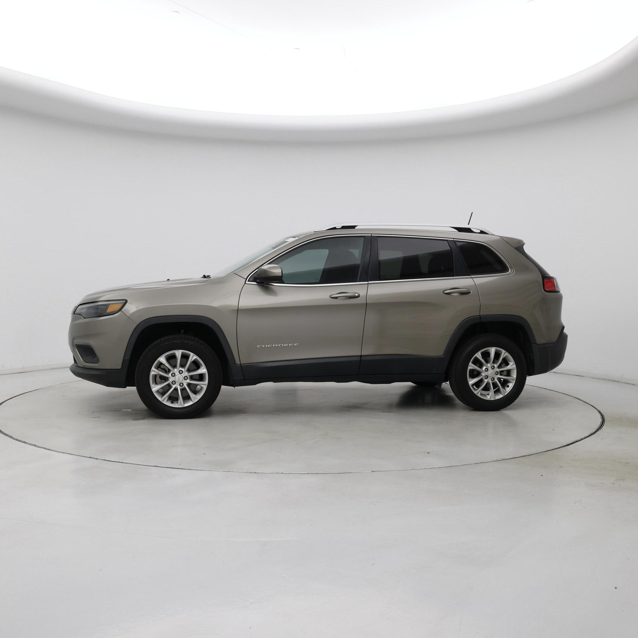 Thumbnail: 2019 Jeep Cherokee - 3