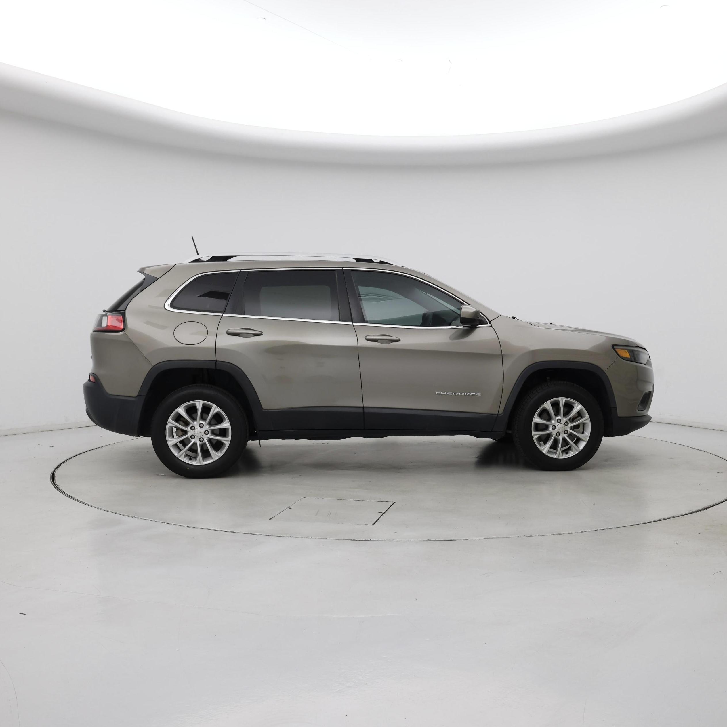 Thumbnail: 2019 Jeep Cherokee - 7