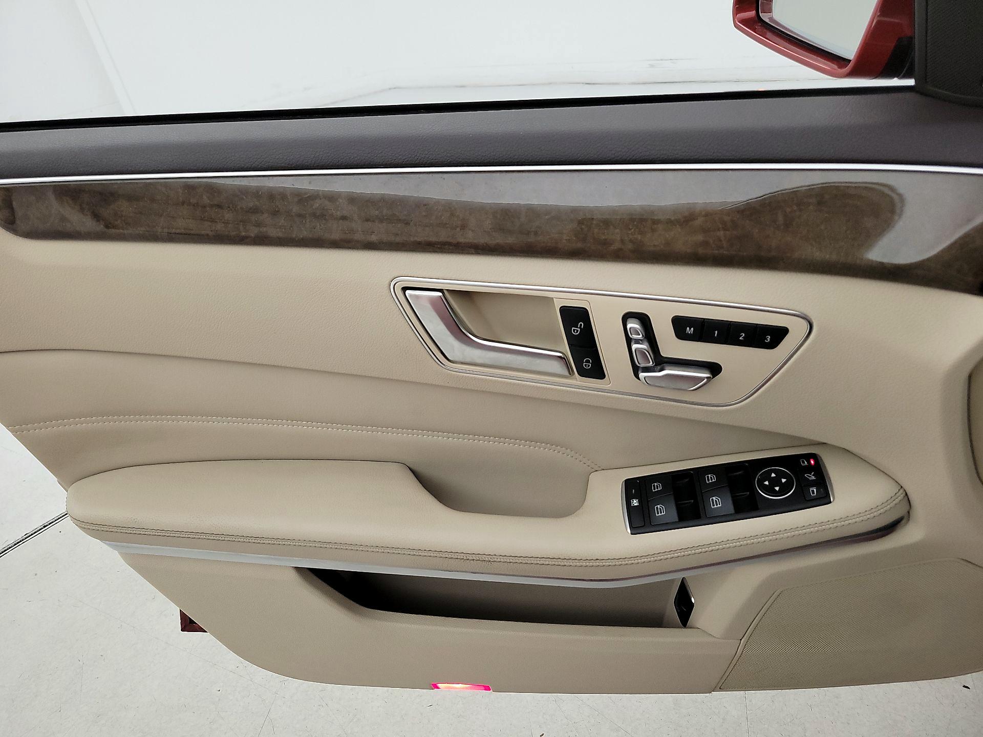 Thumbnail: 2016 Mercedes-Benz E-Class - 12