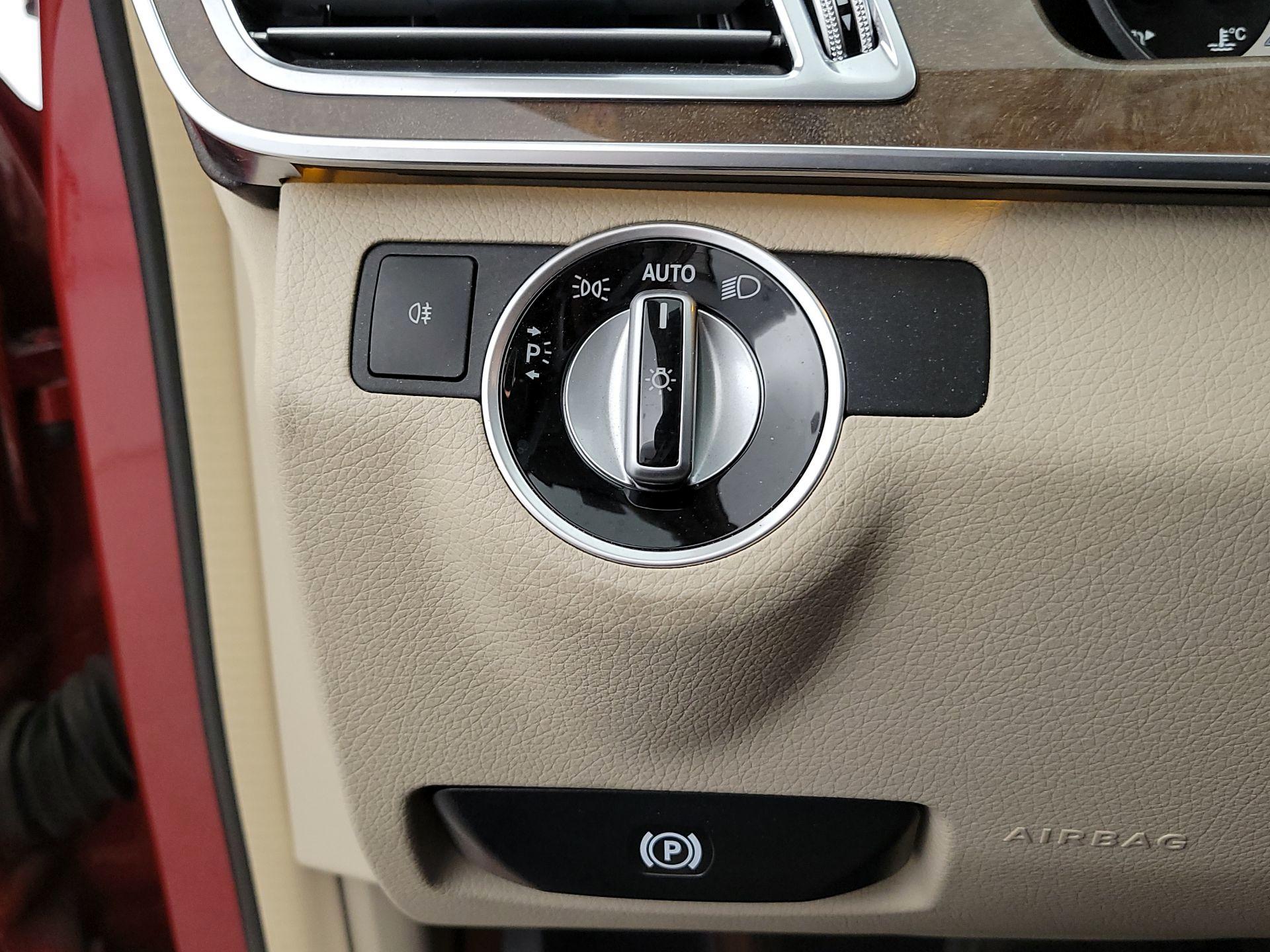 Thumbnail: 2016 Mercedes-Benz E-Class - 13