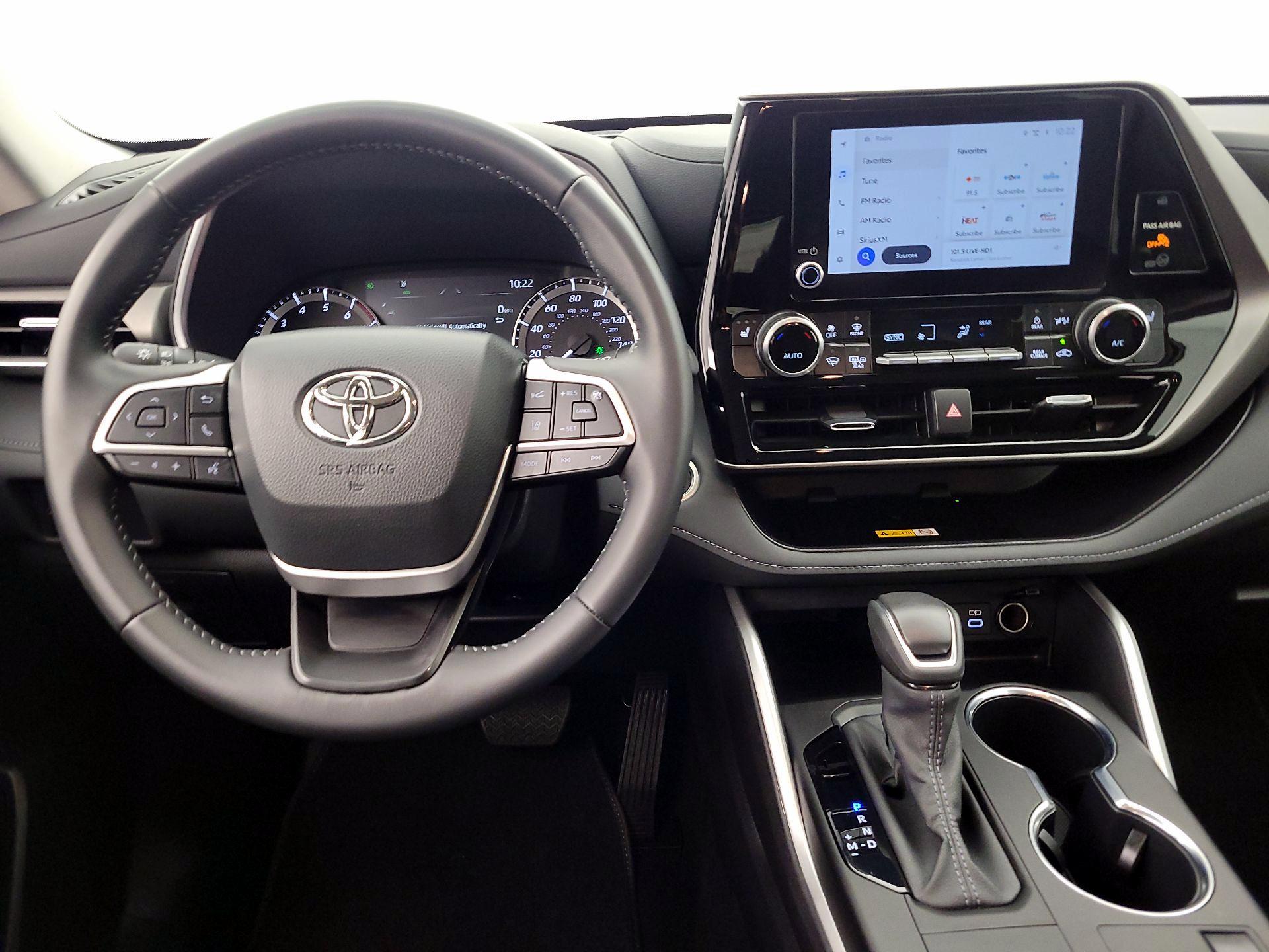 Thumbnail: 2025 Toyota Highlander - 10