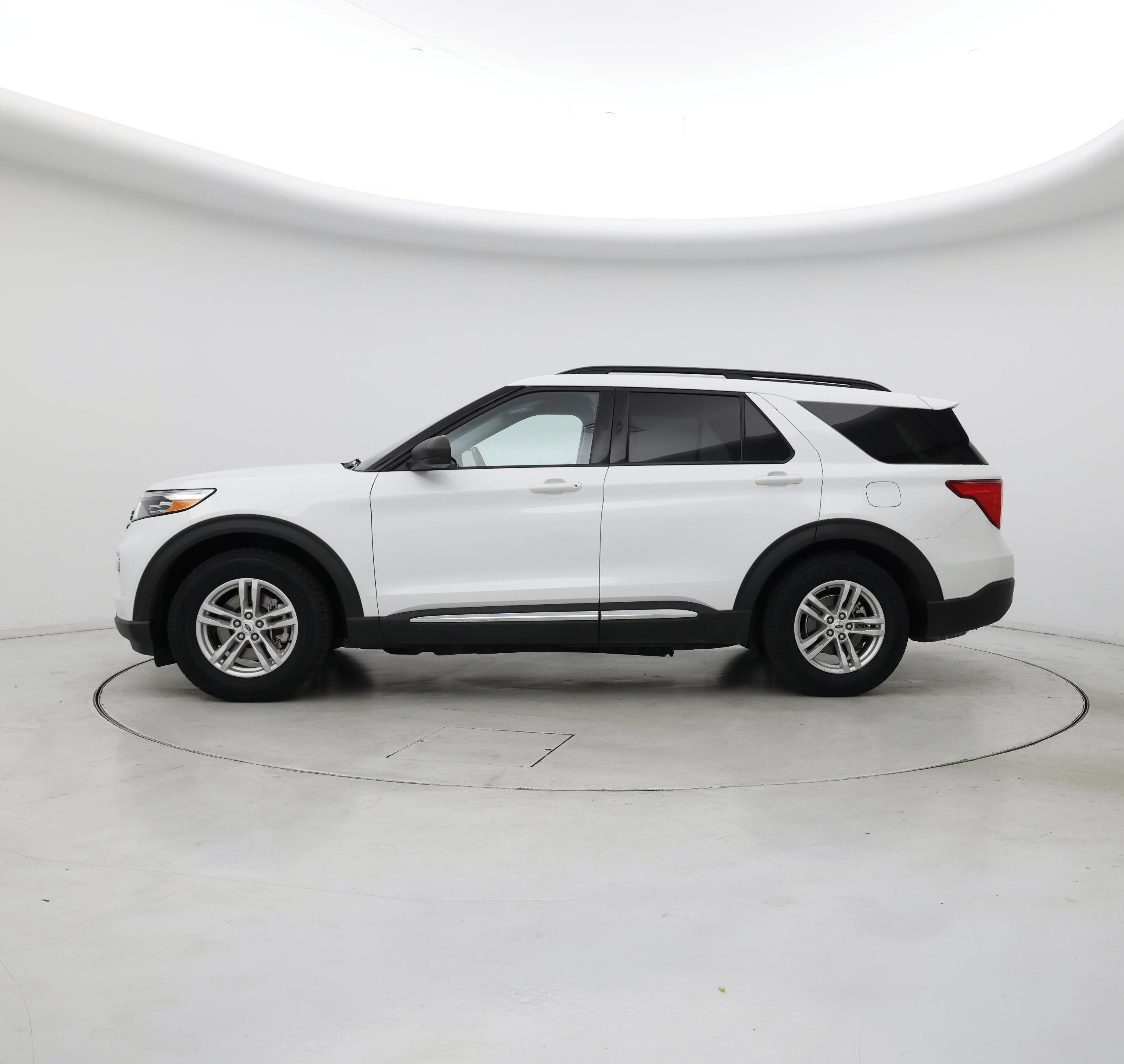 Thumbnail: 2022 Ford Explorer - 3