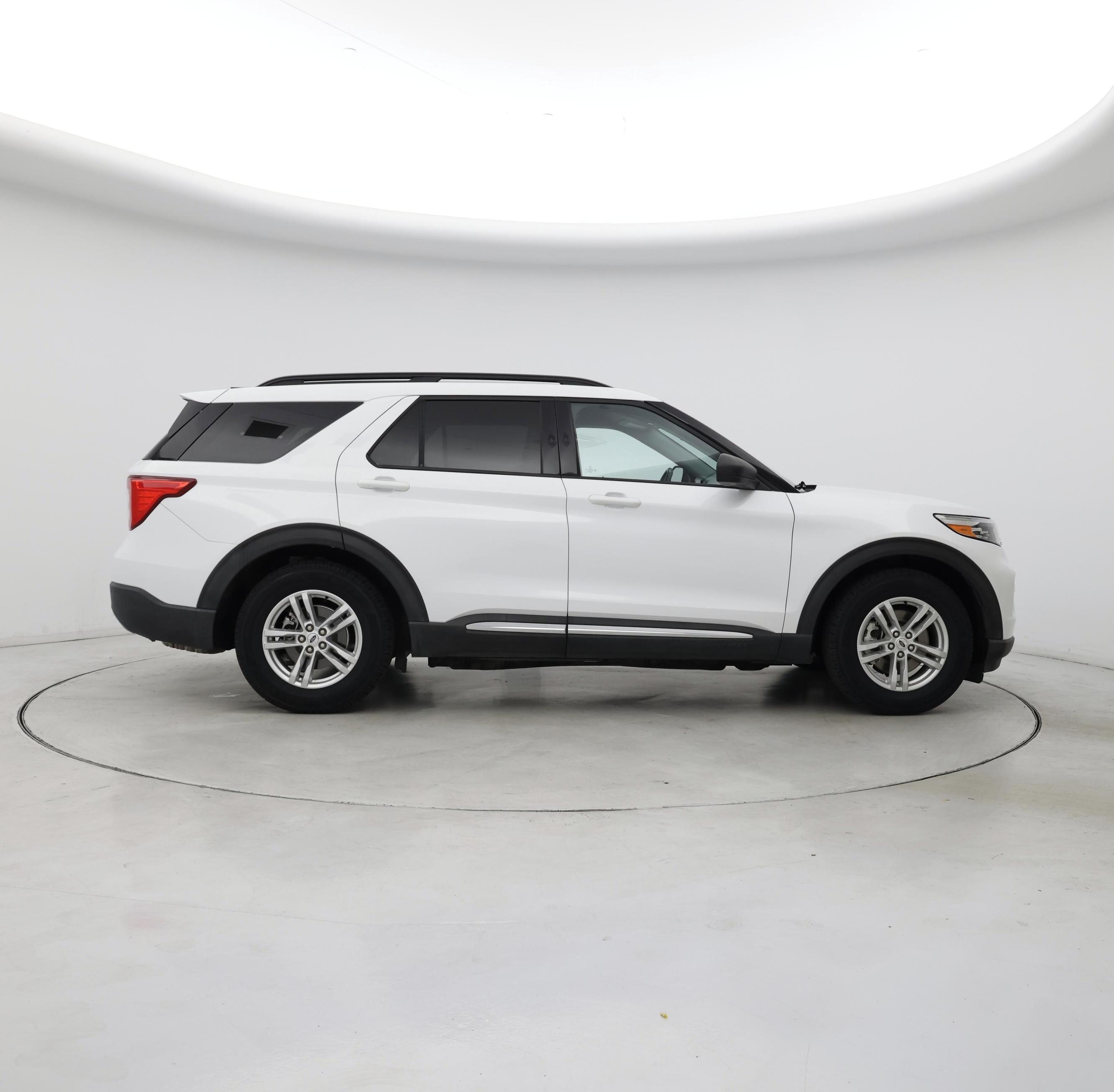 Thumbnail: 2022 Ford Explorer - 7