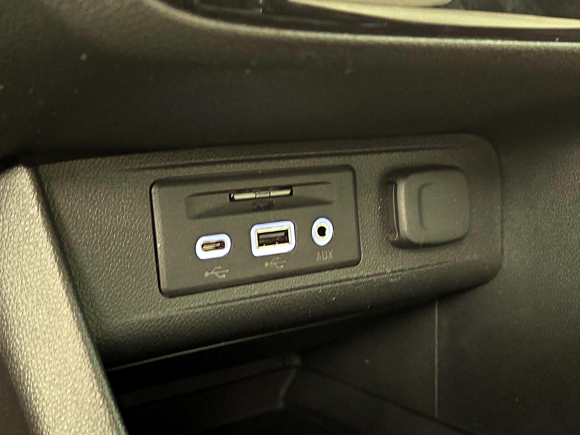 Thumbnail: 2021 Buick Encore GX - 19