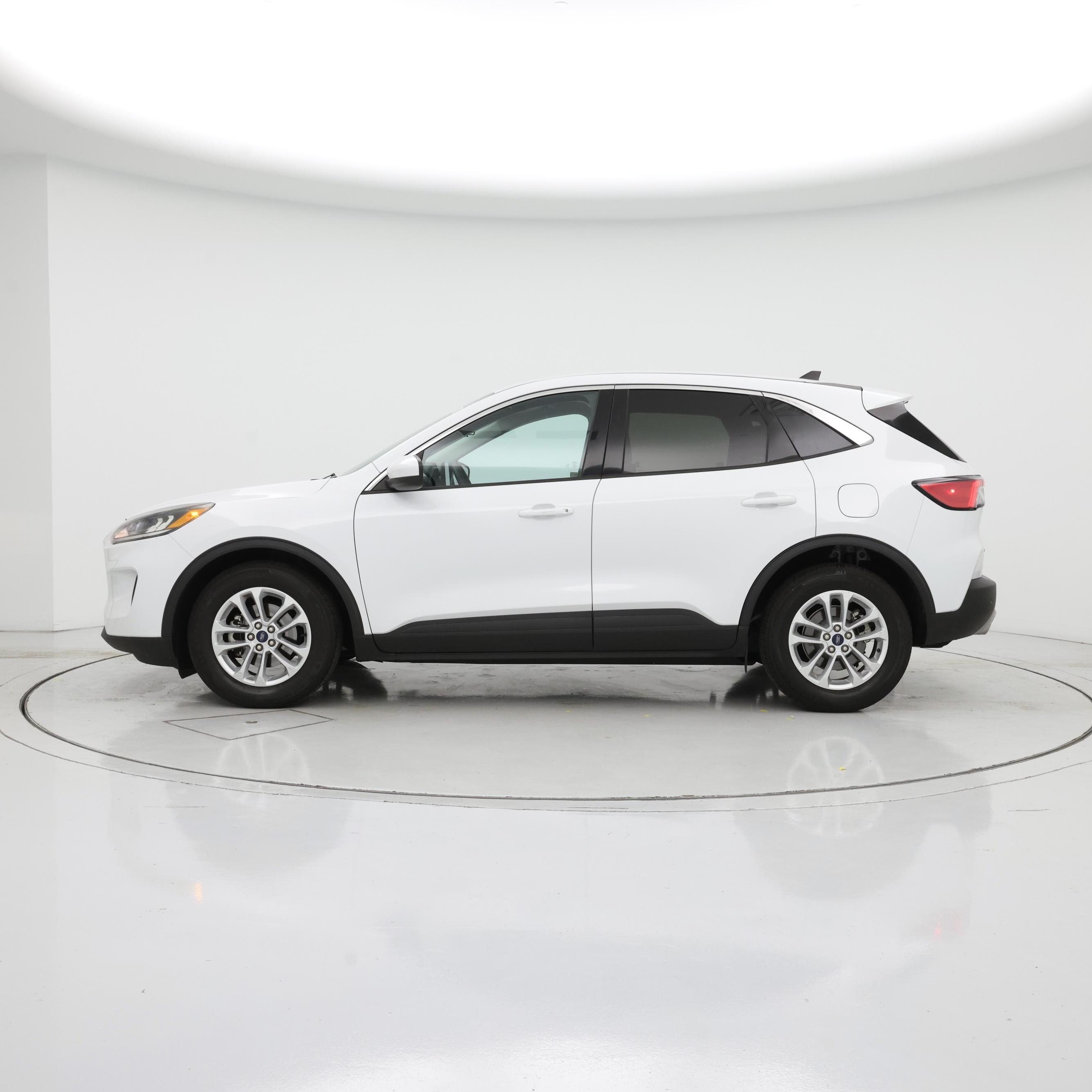 Thumbnail: 2021 Ford Escape - 3