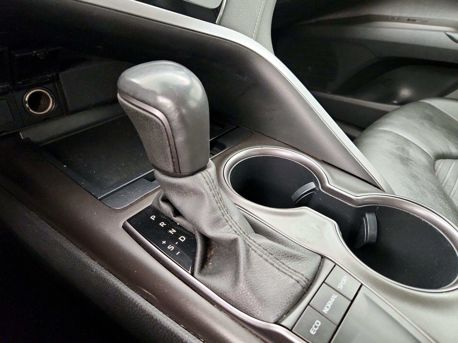 Thumbnail: 2022 Toyota Camry - 17