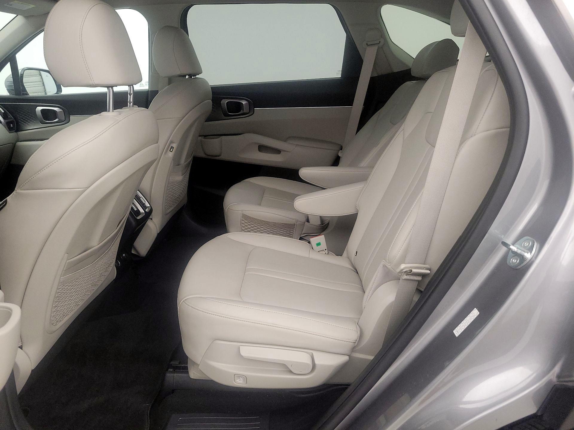 Thumbnail: 2023 Kia Sorento - 20