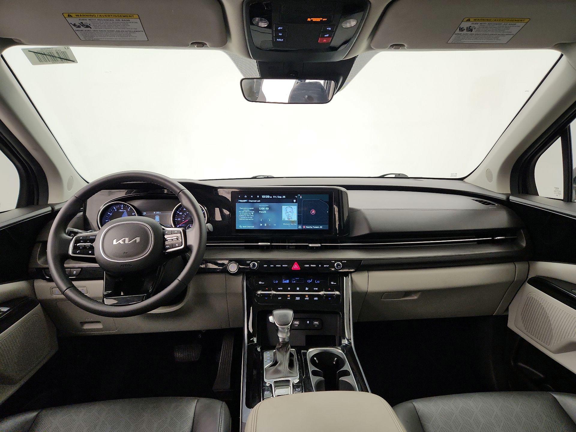 Thumbnail: 2023 Kia Carnival - 9