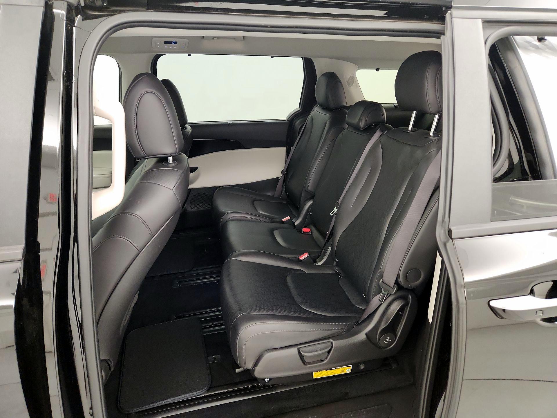 Thumbnail: 2023 Kia Carnival - 20