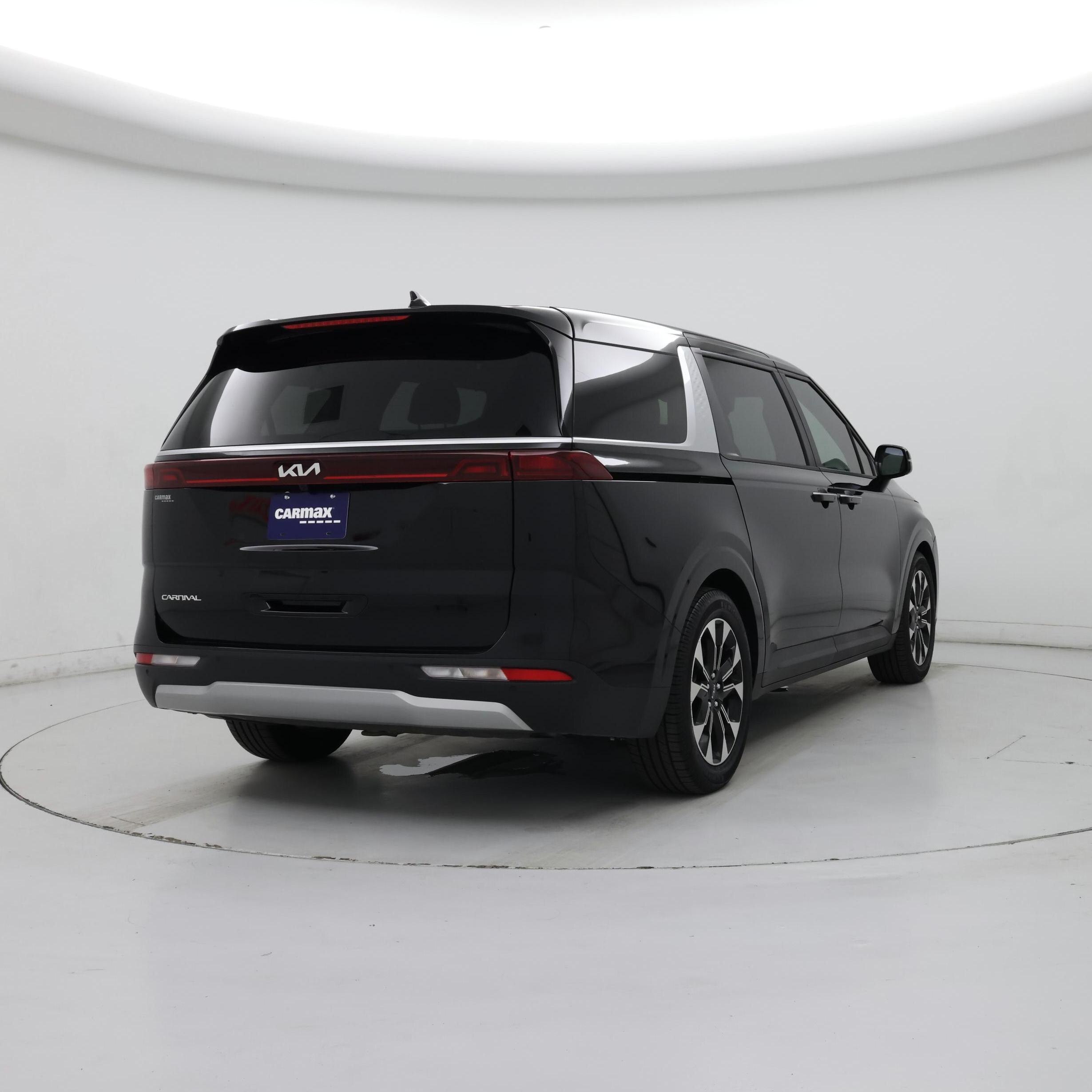 Thumbnail: 2023 Kia Carnival - 8