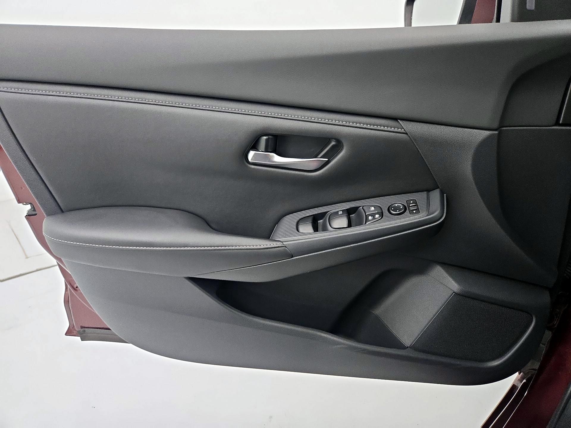 Thumbnail: 2022 Nissan Sentra - 12