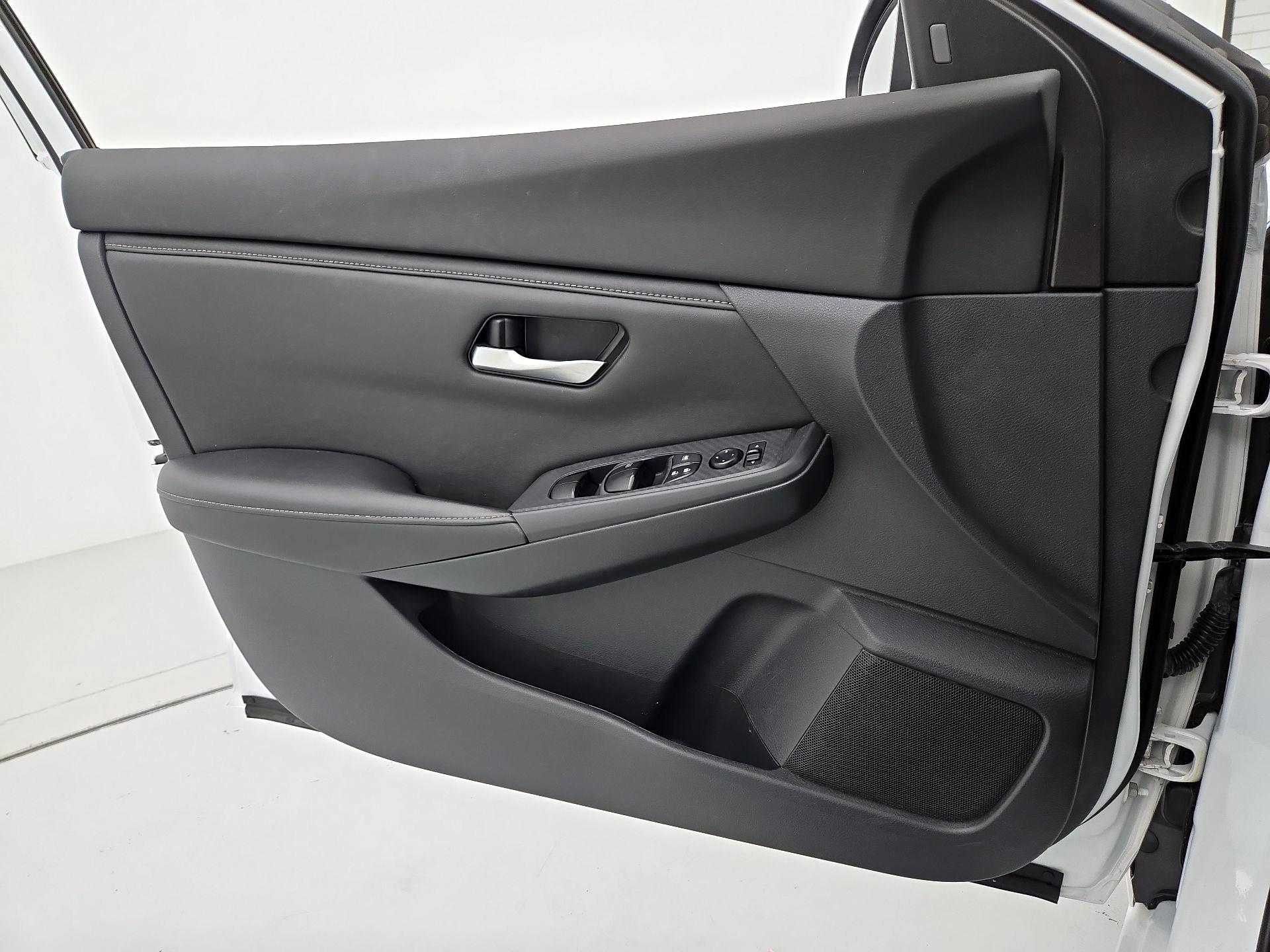Thumbnail: 2023 Nissan Sentra - 12