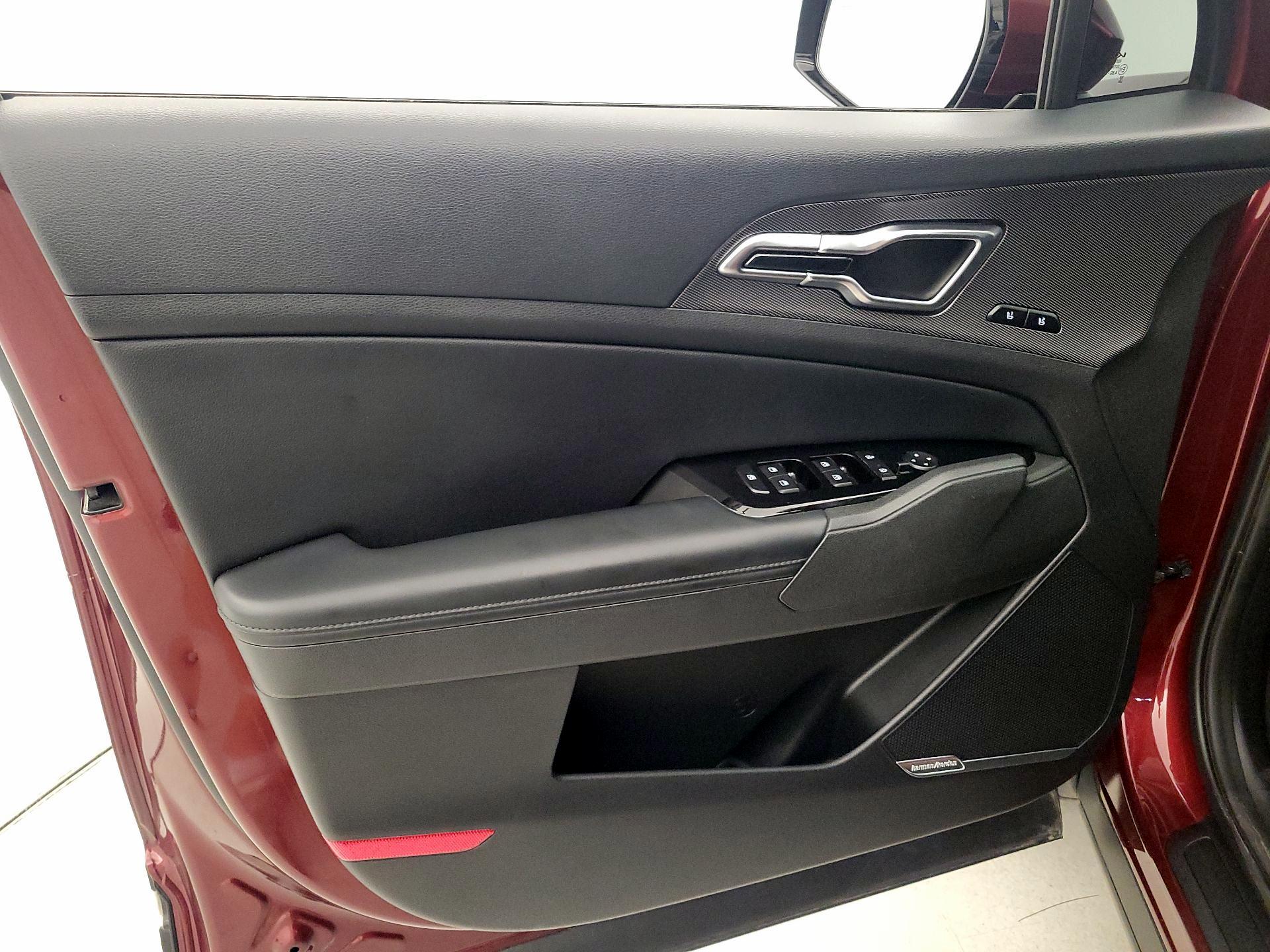 Thumbnail: 2023 Kia Sportage - 12