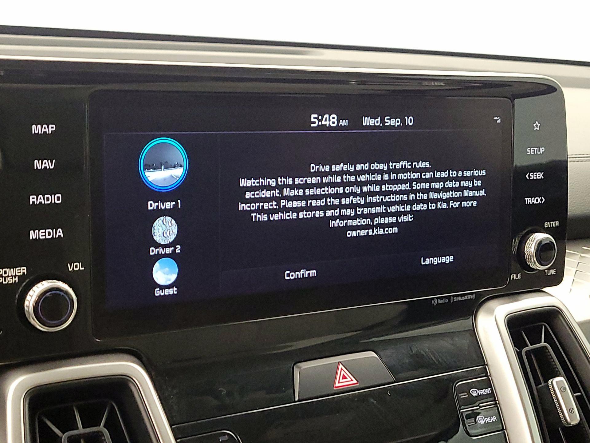 Thumbnail: 2022 Kia Sorento - 16
