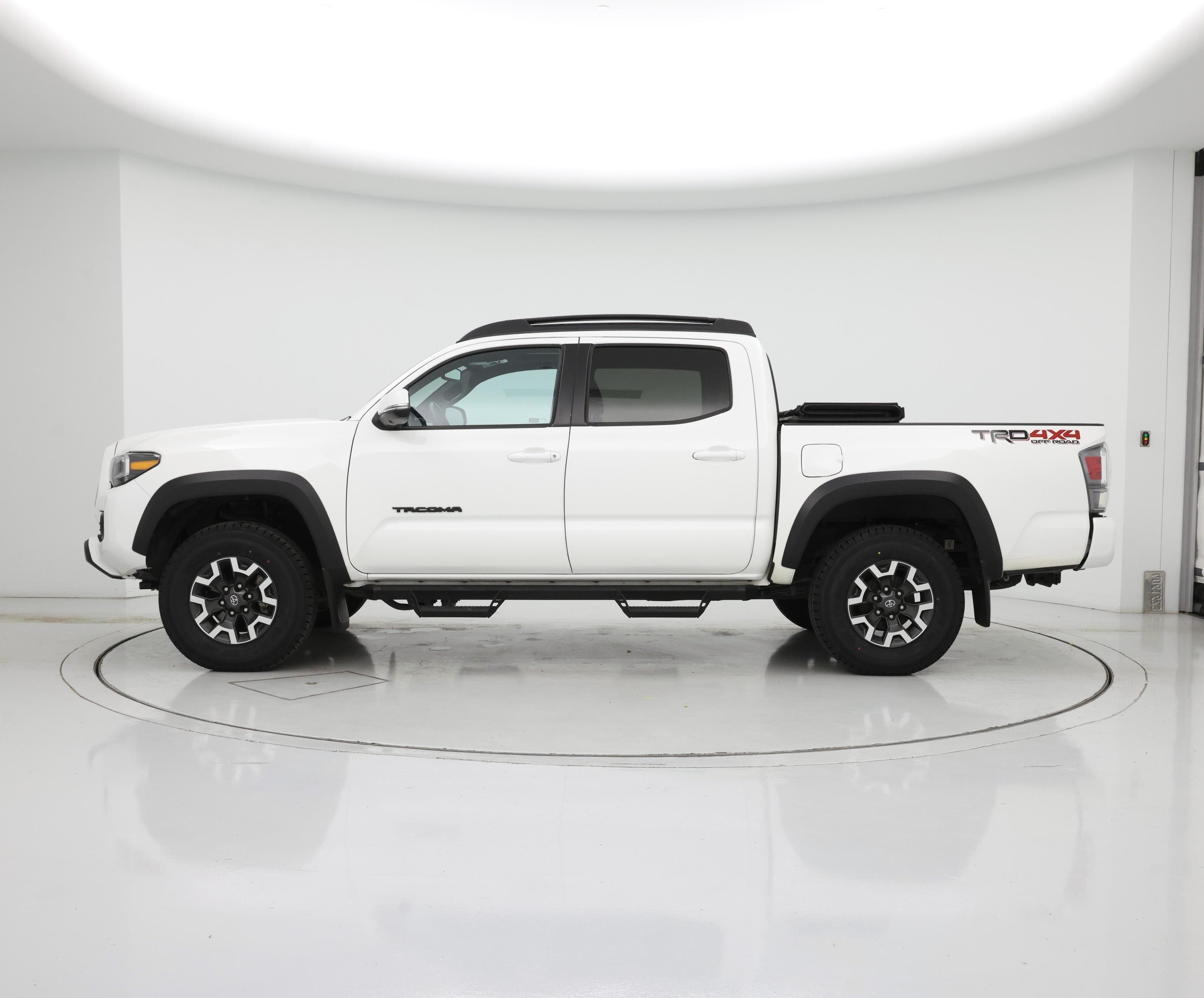 Thumbnail: 2021 Toyota Tacoma - 3