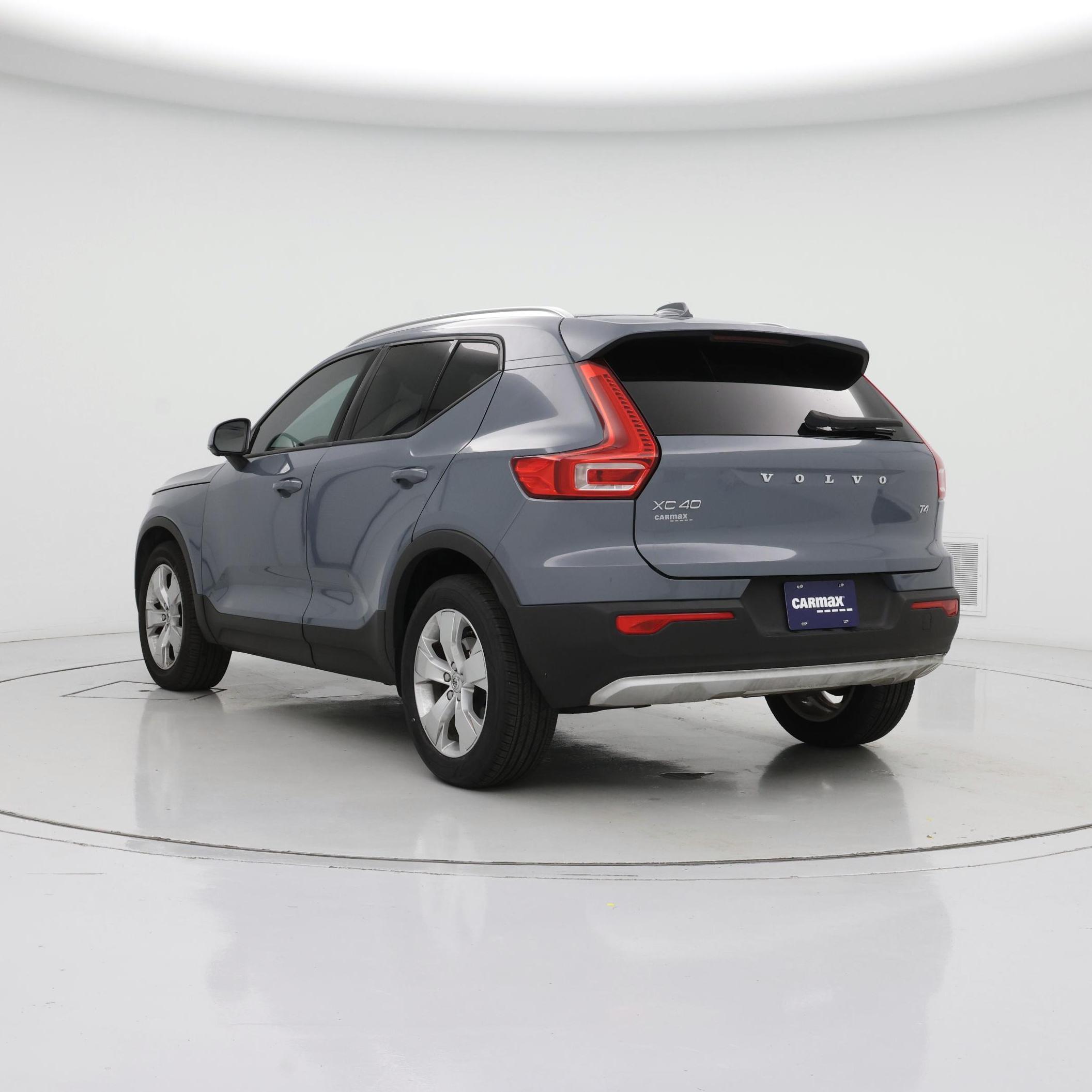 Thumbnail: 2022 Volvo XC40 - 2