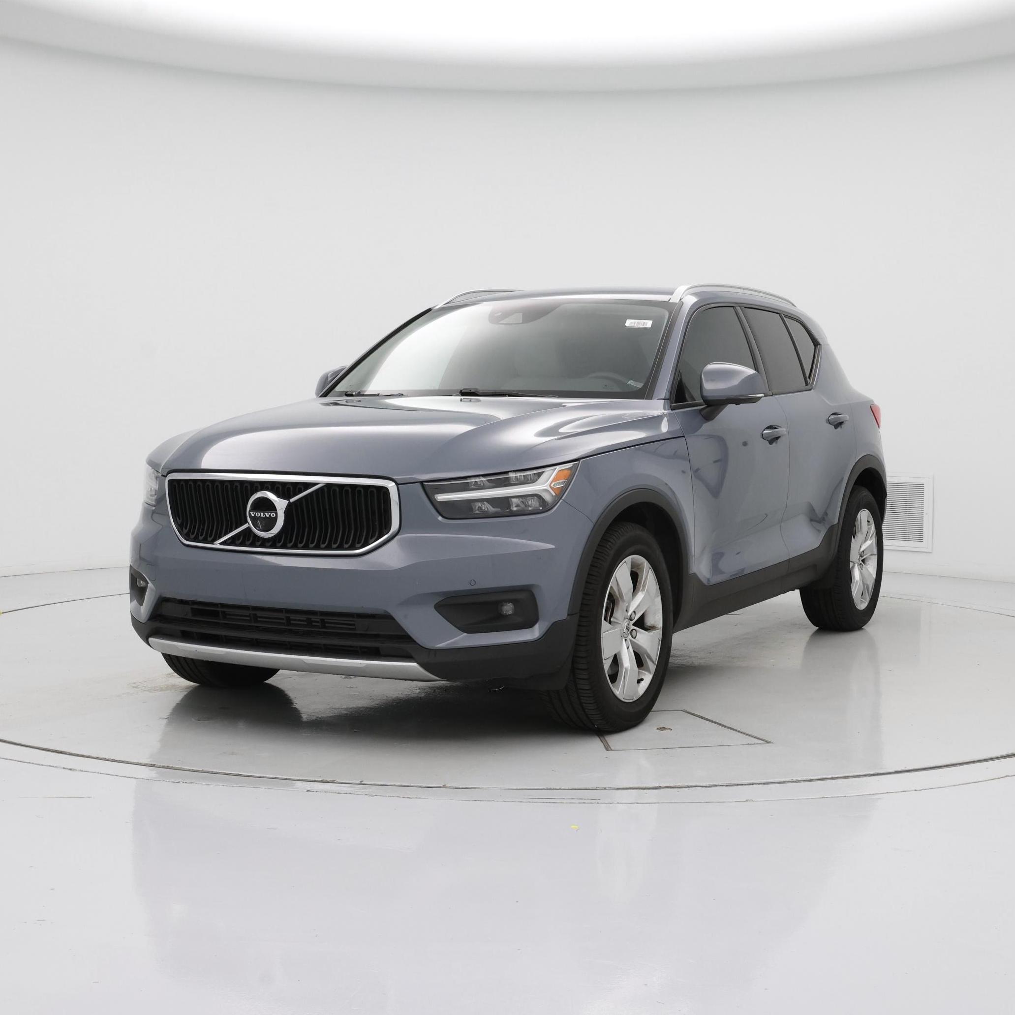 Thumbnail: 2022 Volvo XC40 - 4