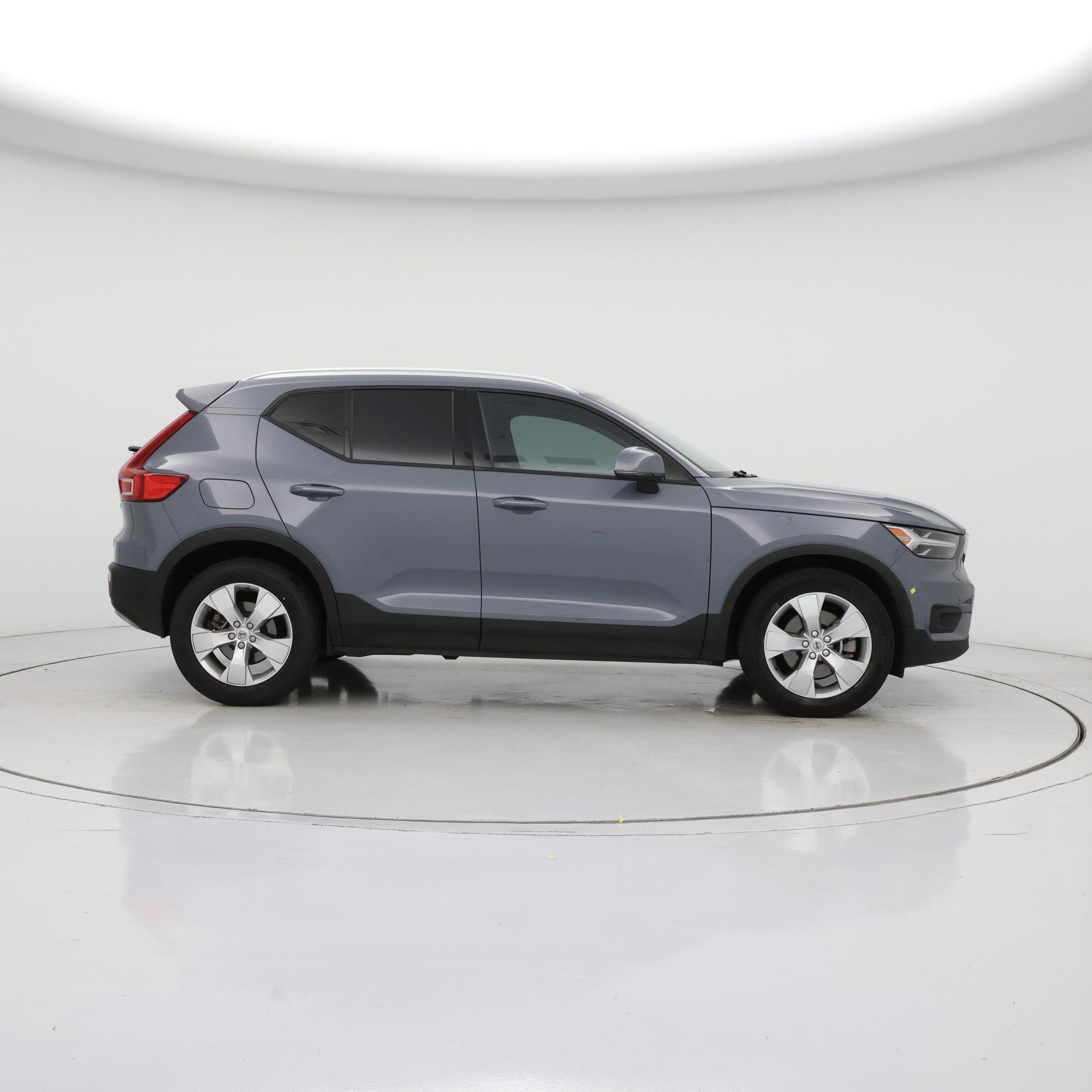 Thumbnail: 2022 Volvo XC40 - 7