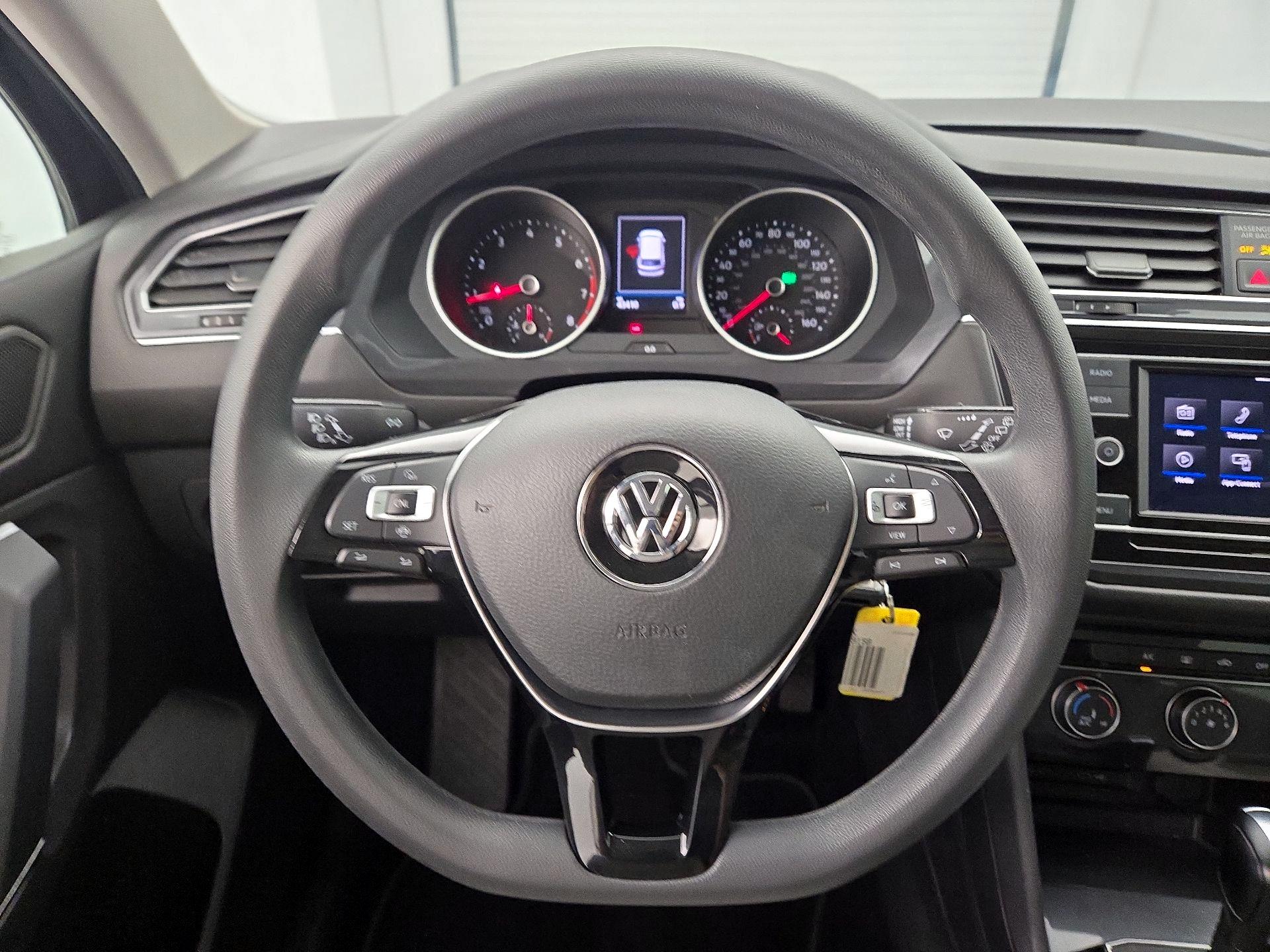 Thumbnail: 2020 Volkswagen Tiguan - 10