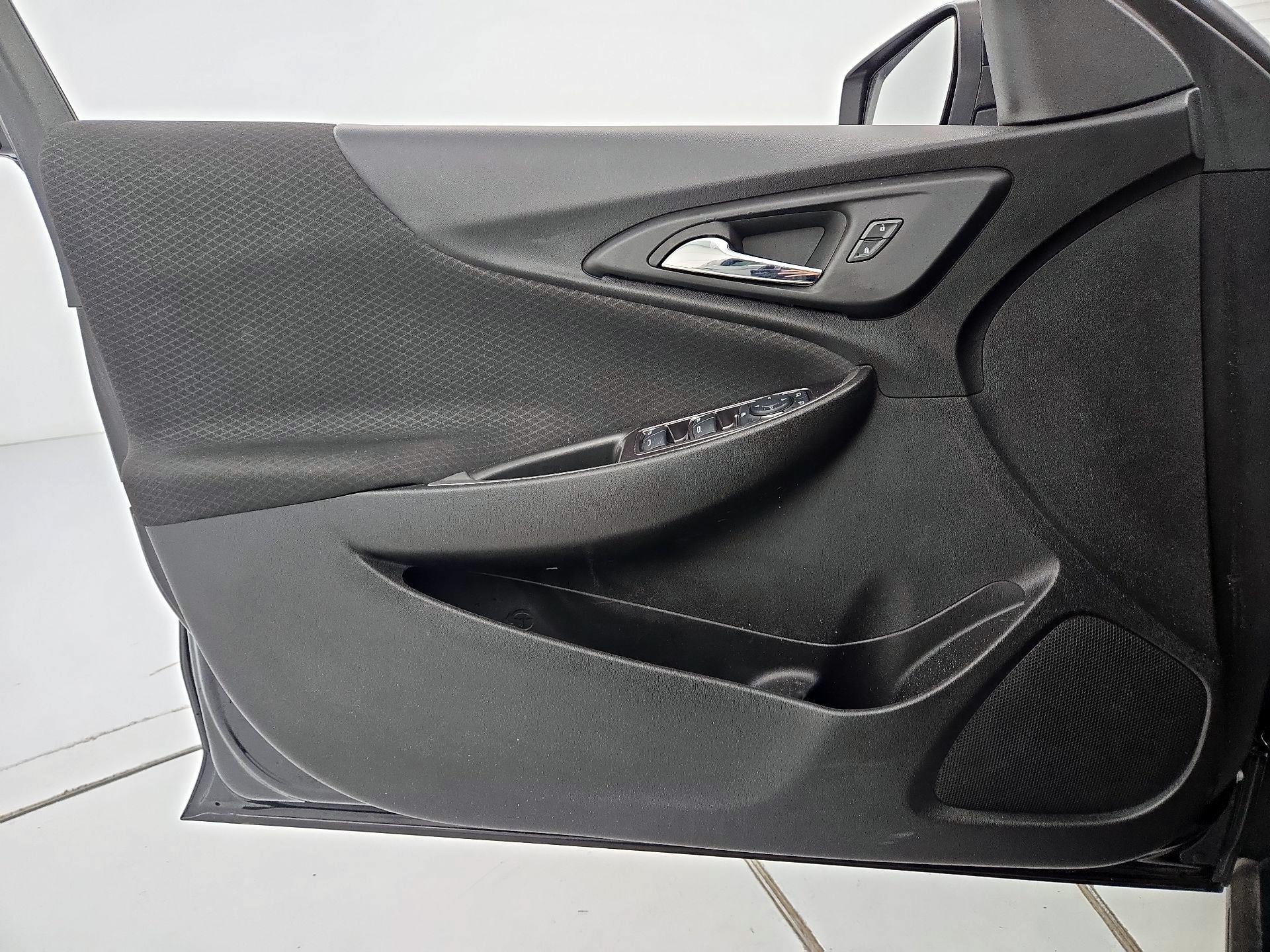 Thumbnail: 2023 Chevrolet Malibu - 12