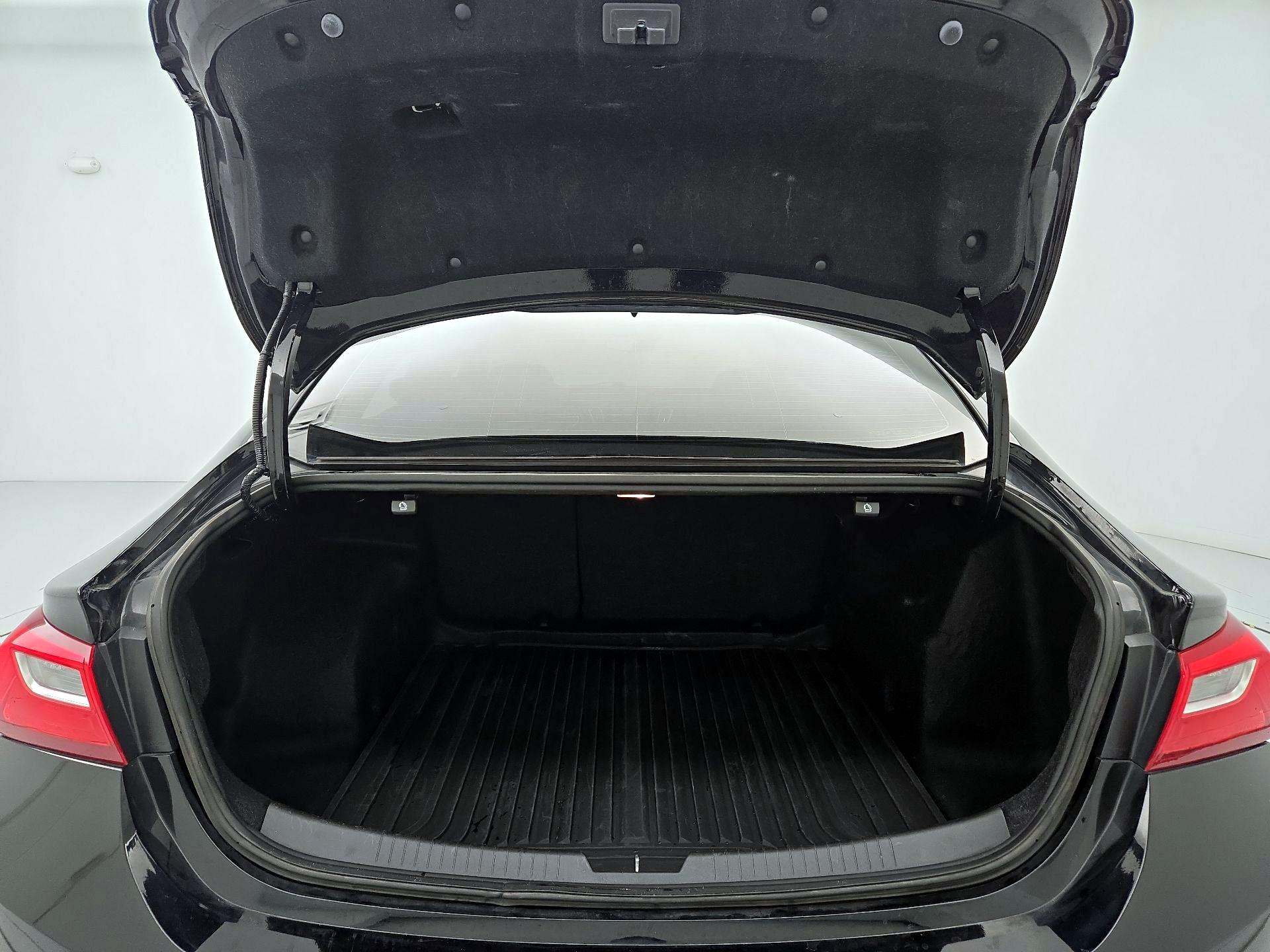 Thumbnail: 2023 Chevrolet Malibu - 19