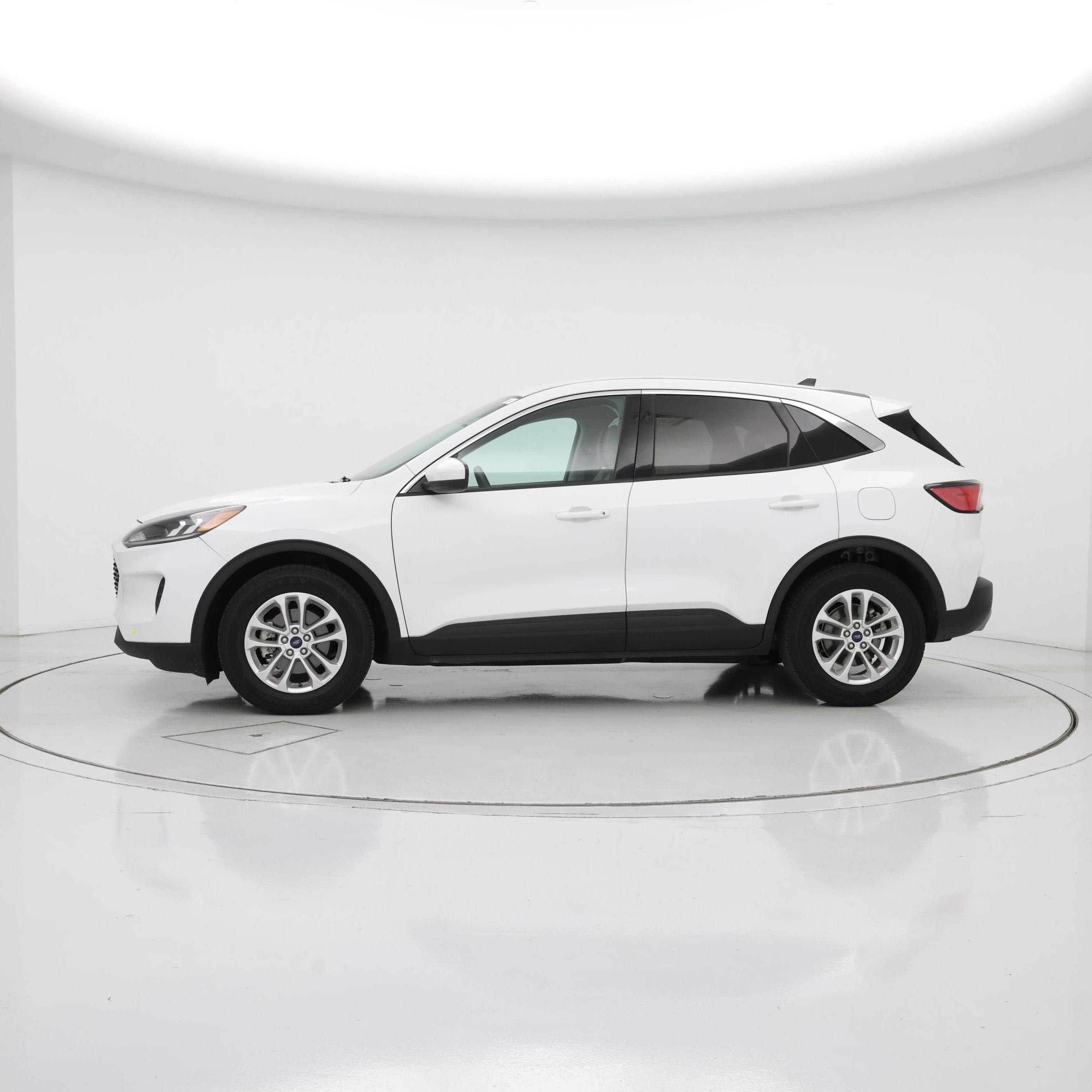 Thumbnail: 2021 Ford Escape - 3