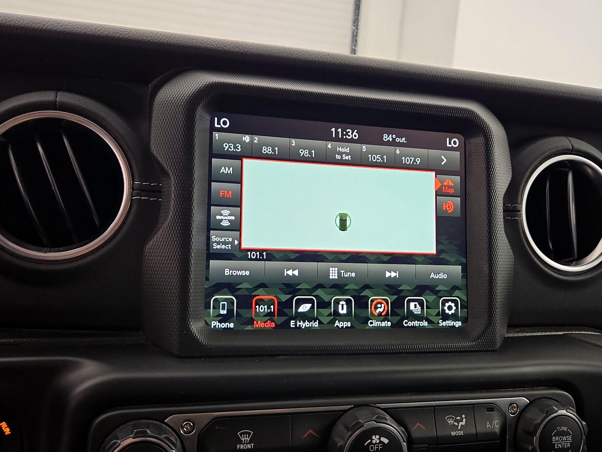 Thumbnail: 2022 Jeep Wrangler - 14