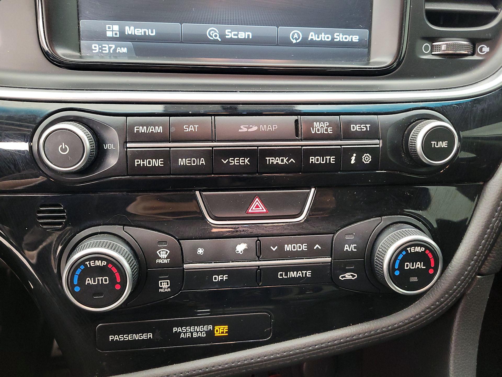 Thumbnail: 2014 Kia Optima - 16
