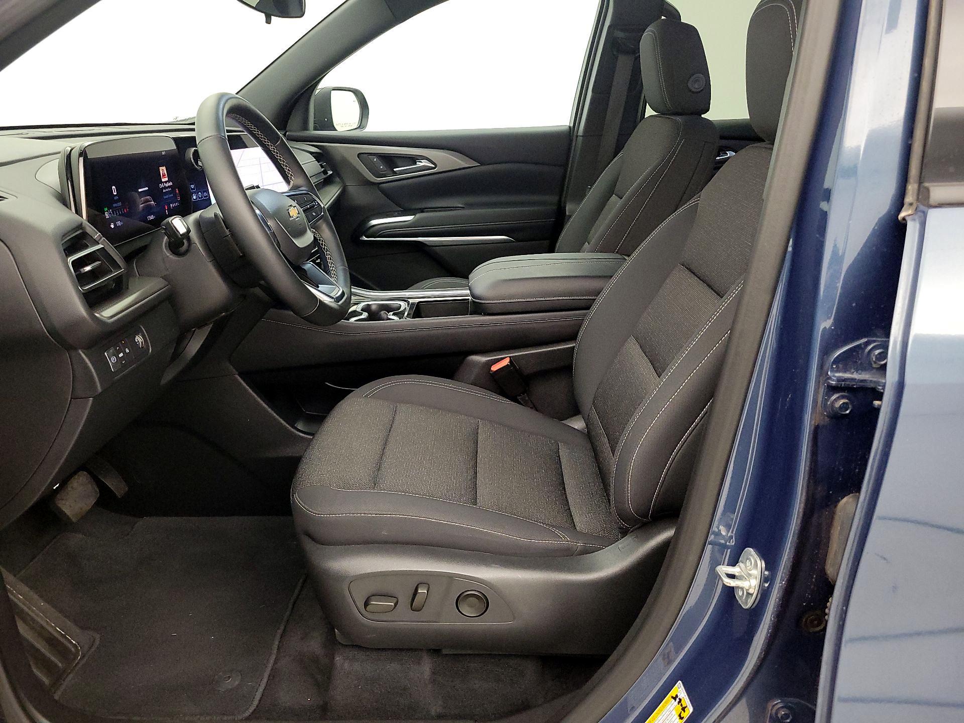 Thumbnail: 2025 Chevrolet Traverse - 11