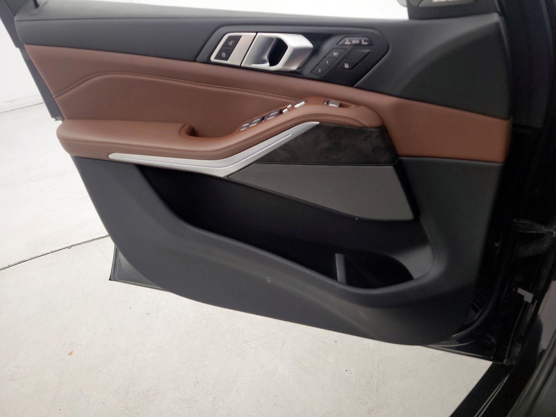 Thumbnail: 2024 BMW X7 - 12