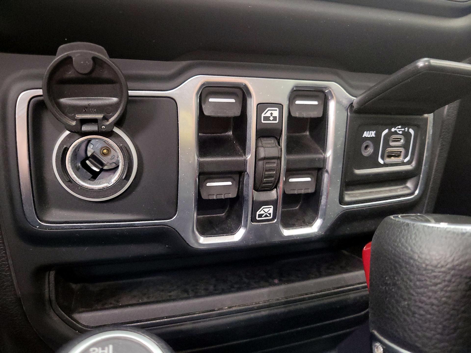 Thumbnail: 2021 Jeep Gladiator - 19