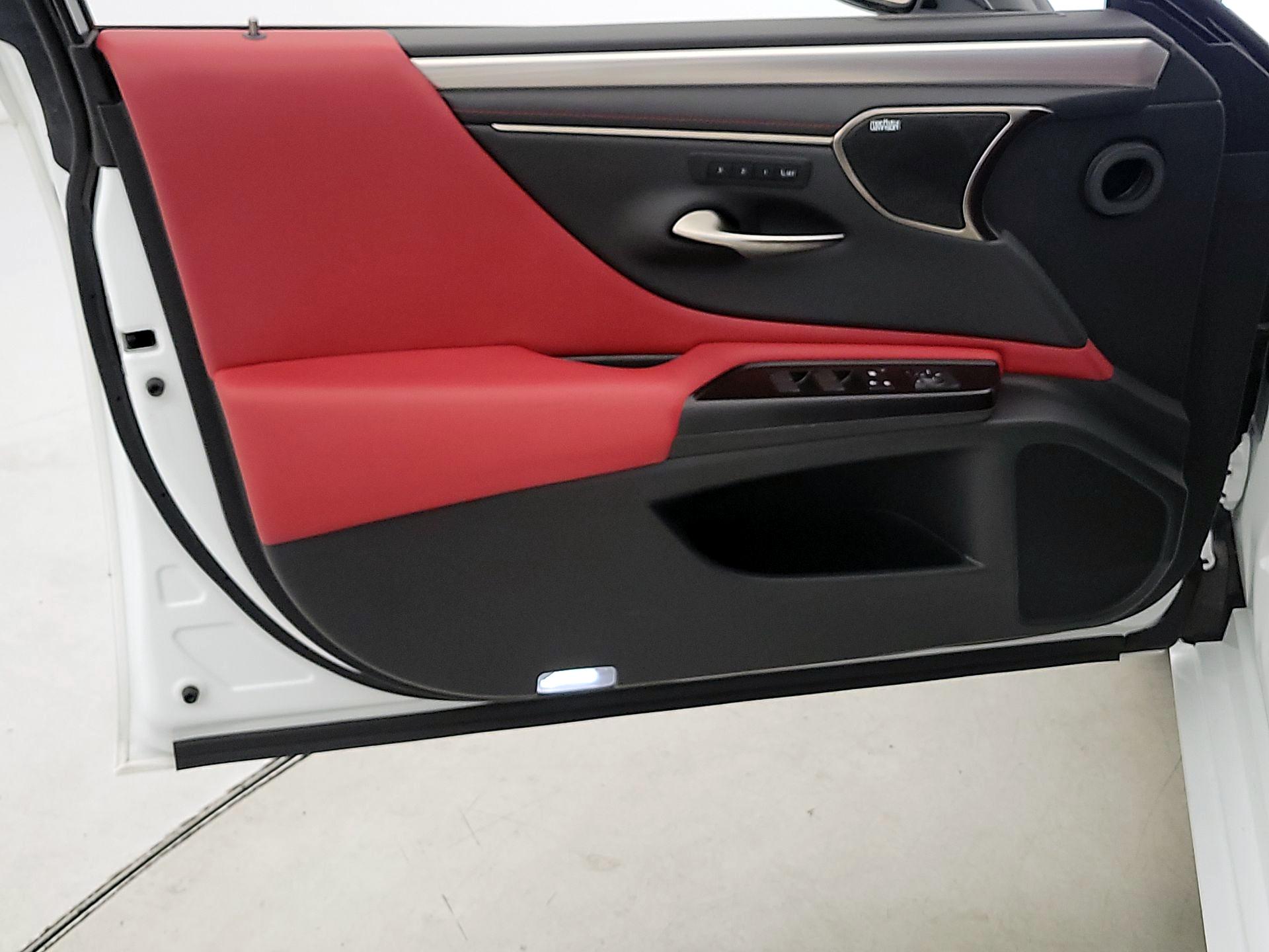 Thumbnail: 2019 Lexus ES - 12