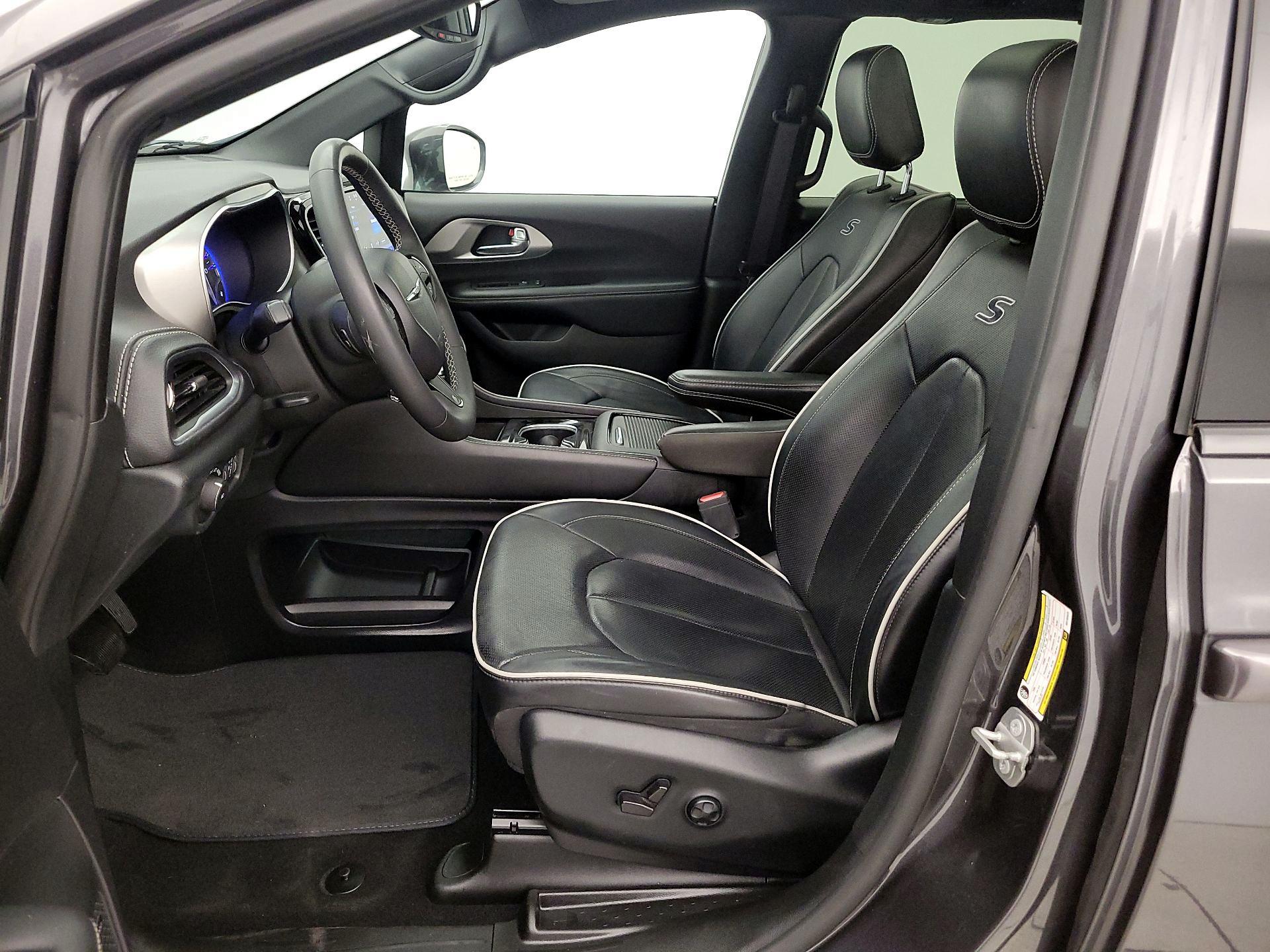 Thumbnail: 2022 Chrysler Pacifica - 11