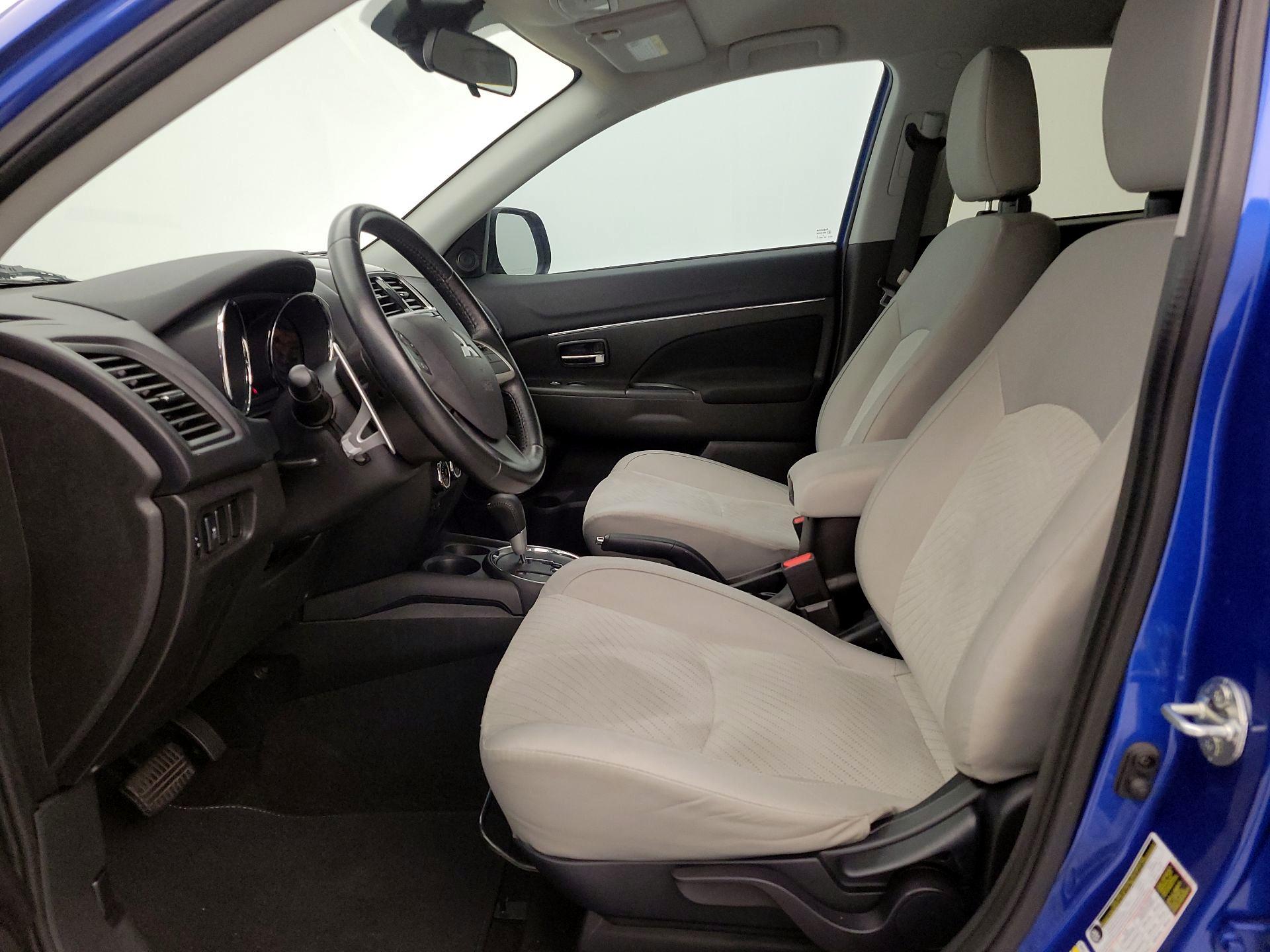 Thumbnail: 2015 Mitsubishi Outlander Sport - 11