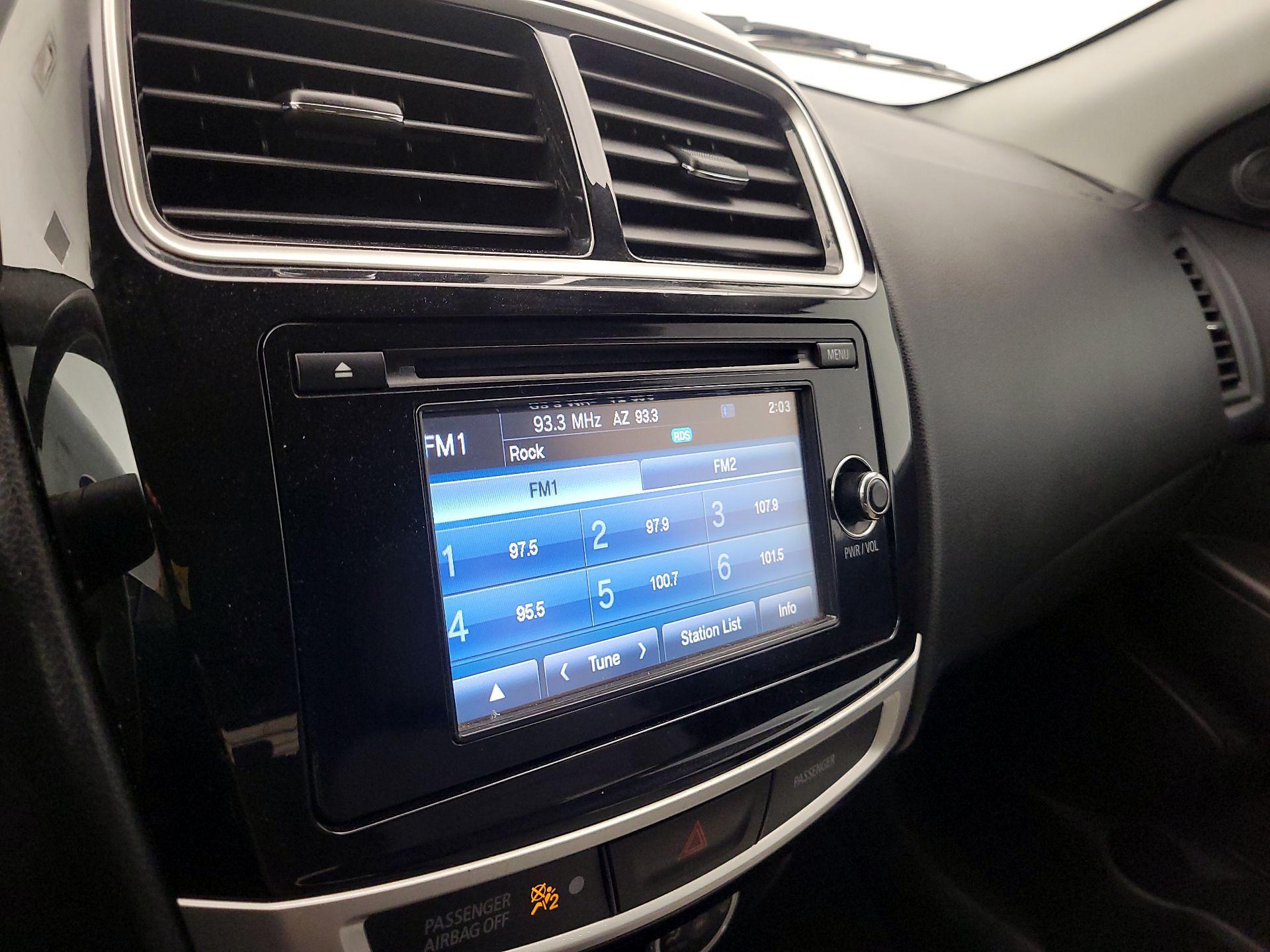 Thumbnail: 2015 Mitsubishi Outlander Sport - 15