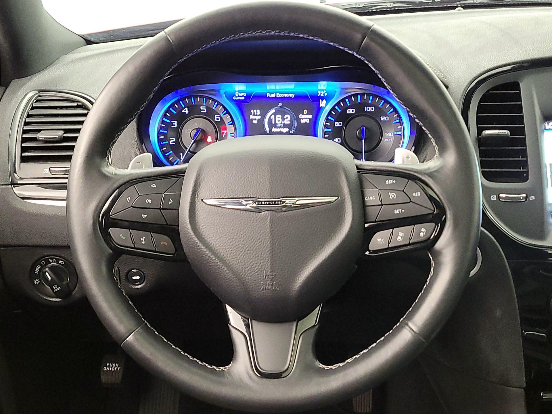 Thumbnail: 2020 Chrysler 300 - 10