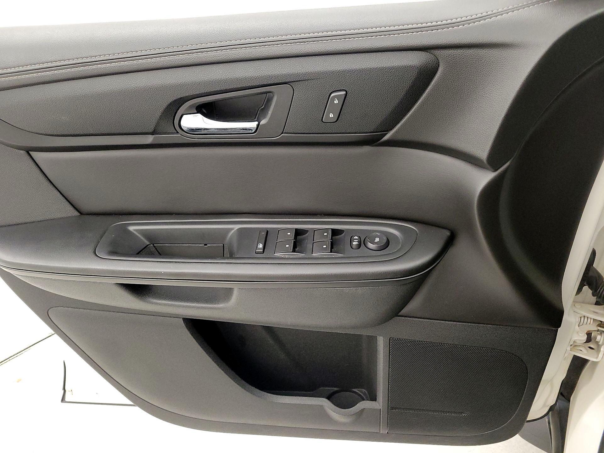 Thumbnail: 2015 GMC Acadia - 12