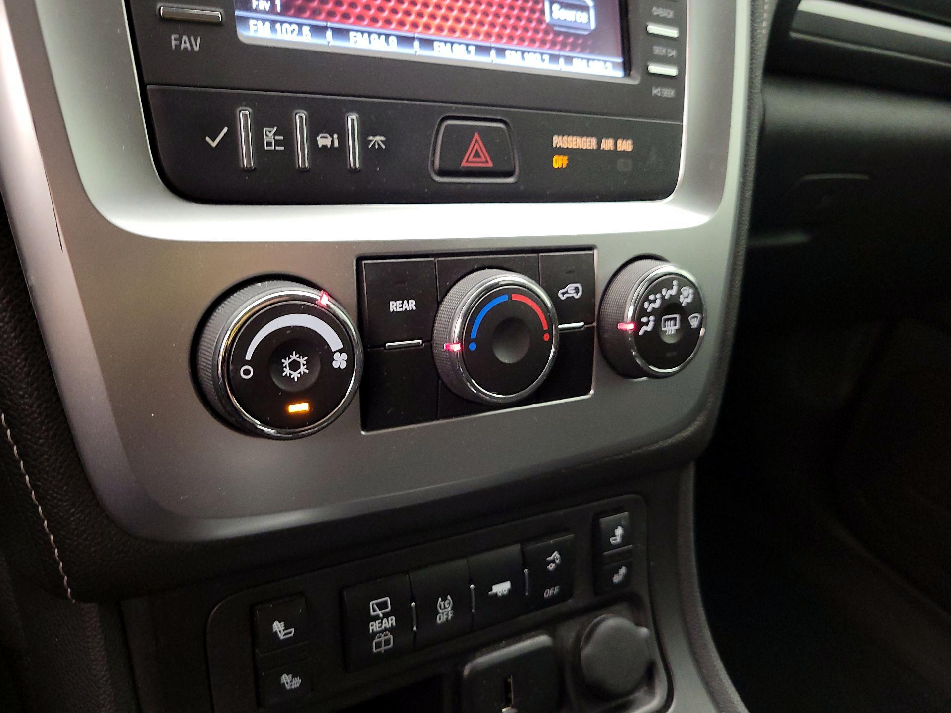 Thumbnail: 2015 GMC Acadia - 16