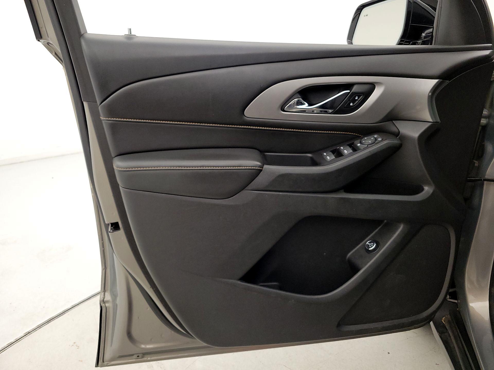 Thumbnail: 2019 Chevrolet Traverse - 12