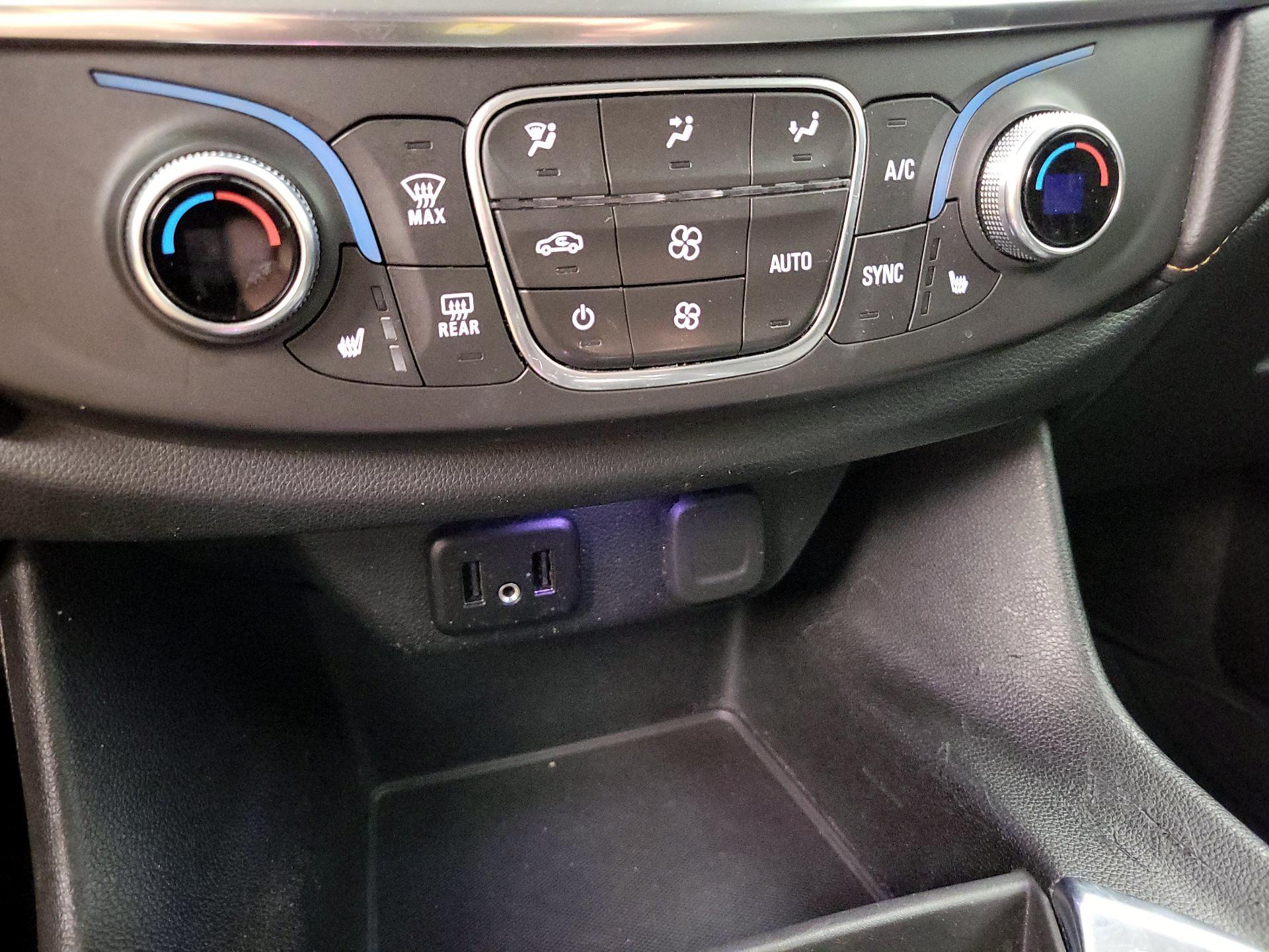 Thumbnail: 2019 Chevrolet Traverse - 16